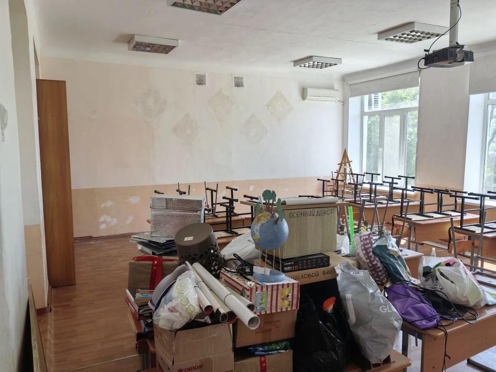 На право заключения договора аренды муниципального имущества: Нежилое помещение общей площадью 49,0 кв.м., номер на поэтажном плане 18, расположенное на 2 этаже здания муниципального автономного общеобразовательного учреждения «СОШ № 8» НГО