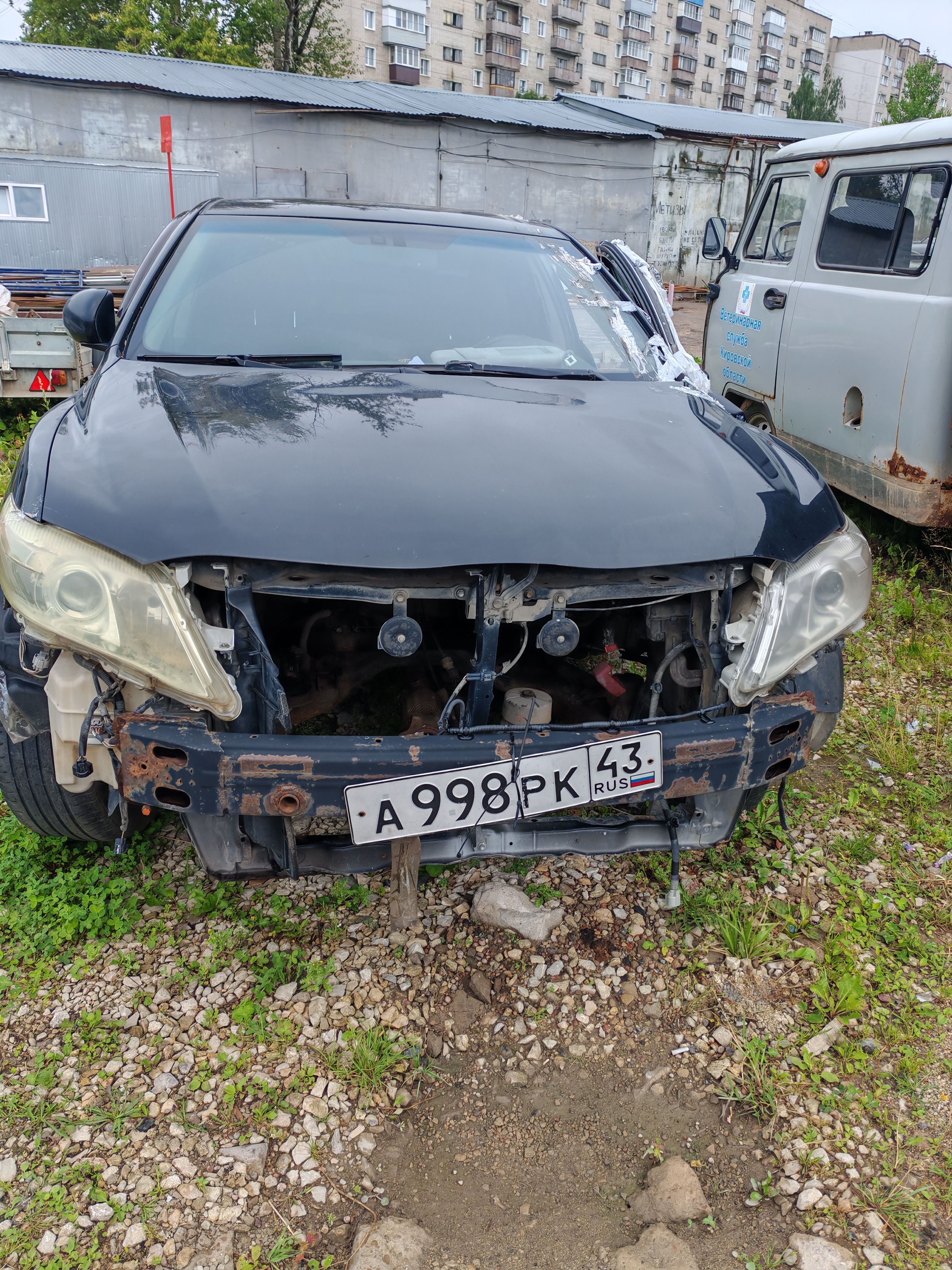 Автомобиль TOYOTA CAMRY