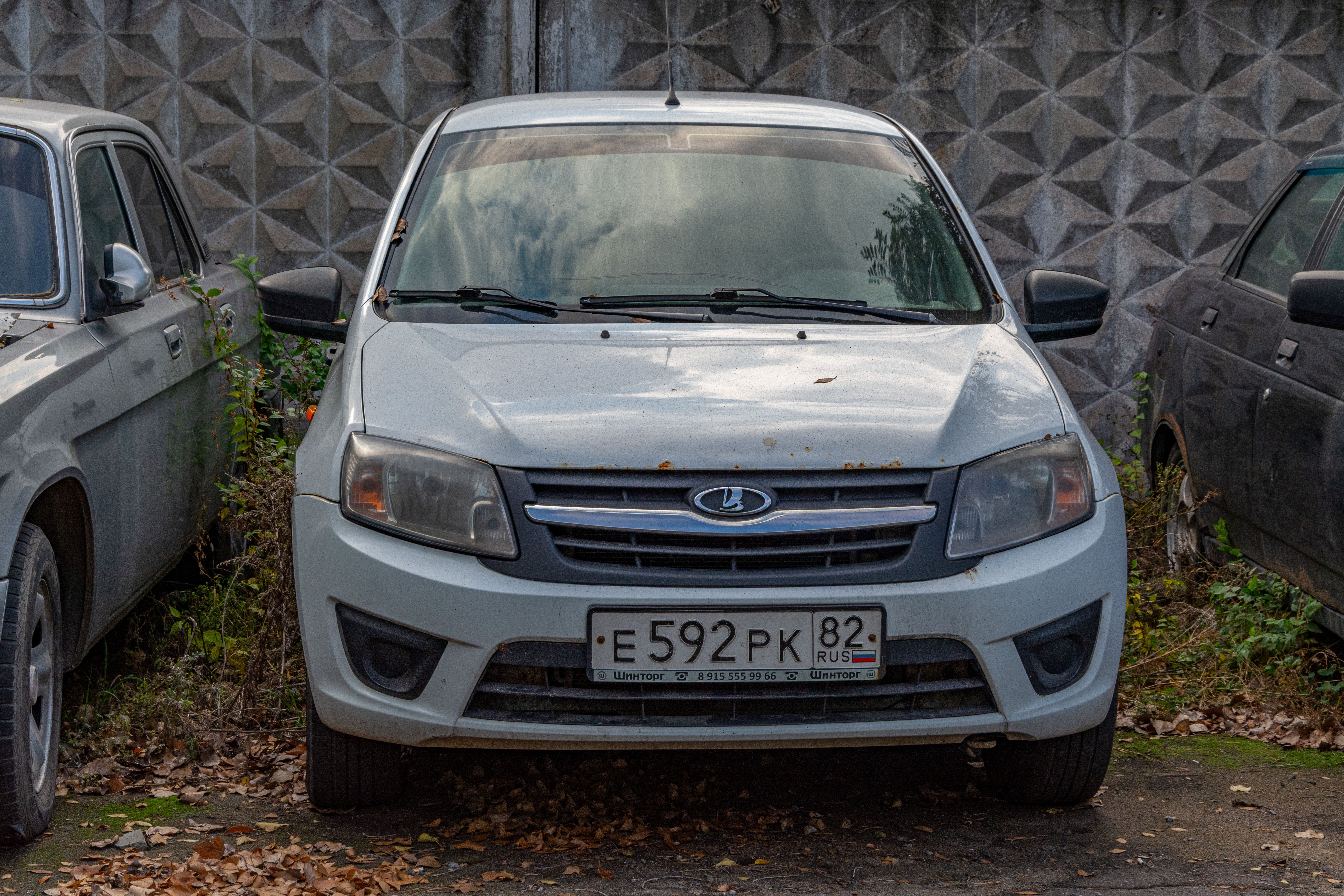 Автомобиль легковой, марка, модель ТС: LADA, 219110 LADA GRANTA, 2016 года выпуска, идентификационный номер (VIN): XTA219110HY240231; модель и номер двигателя – 11186, 6530182, цвет кузова – белый по адресу: Липецкая обл., г. Липецк, ул. 9 Мая, д.20а