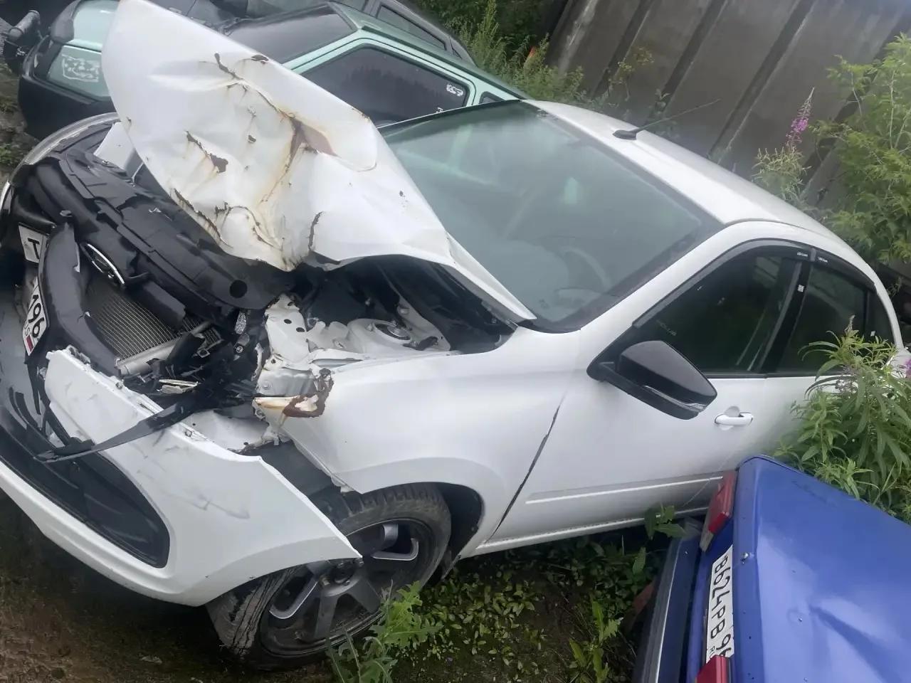 Автомобиль Лада Гранта 219170, 2024 г. в., г/н Т161НМ196, VIN XTA219170R0547145