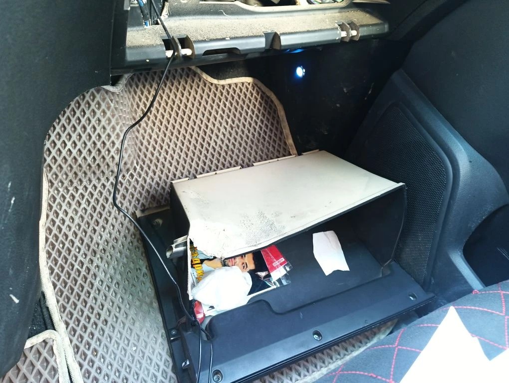 Транспортное средство TOYOTA VELLFIRE, рег.номер 7425OJ02, г.в. 2008 VIN ANH258003525, АТО 10503050/180326/100007. ТС на иностранном учете, требуется уплата пошлин для получения ЭПТС. Имущество продается в том виде, в каком оно есть, в случае продажи возврату/обмену не подлежит. За скрытые дефекты имущества Продавец ответственности не несет.