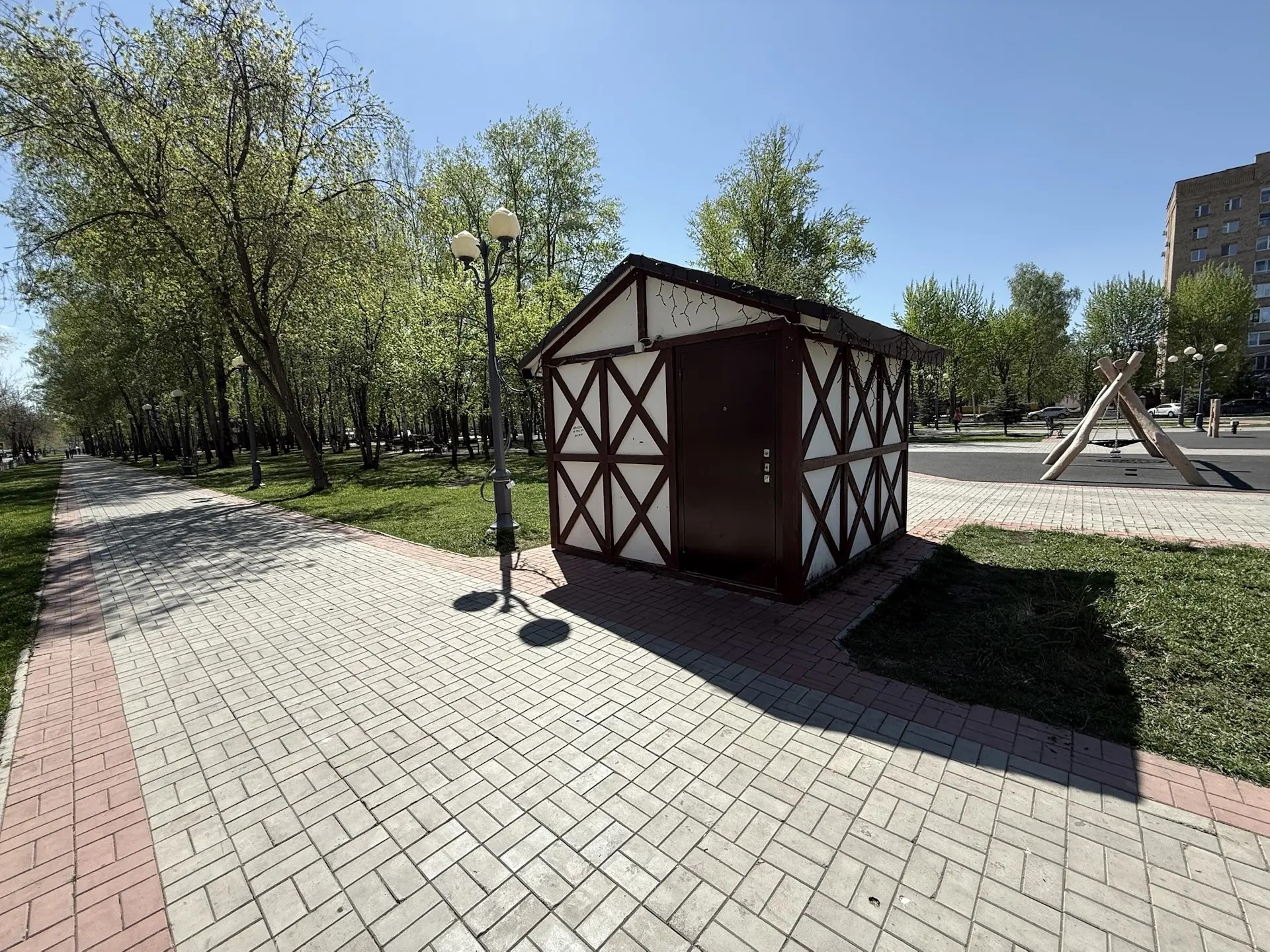 Право на размещение нестационарного торгового объекта на территории парка имени Г. Тукая города Нижнекамска общей площадью 13 кв.метров