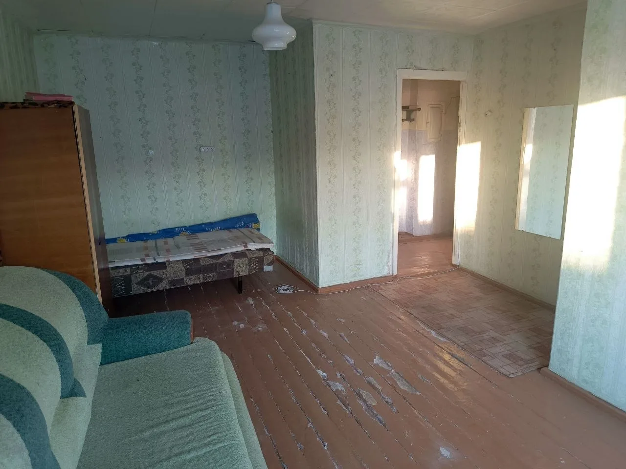 Жилое помещение – квартира, находящаяся в многоквартирном жилом доме, расположенном по адресу: Магаданская область, Ягоднинский район, поселок Дебин, ул. Советская, дом 10А, квартира 13, общей площадью 30,2 кв.м.