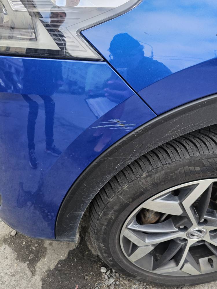 А/с Haval F7, г.в. 2021, vin XZGFF06A4MA314289, цвет синий, повреждение переднего бампера и задней двери багажника, по всей поверхности царапины, сколы, ржавчина, салон кожа. Работоспособность не проверялась. Расположенный по адресу: г. Мурманск, ул. Полины Осипенко, д. 37А. Должник ООО «ТК Стройблок».