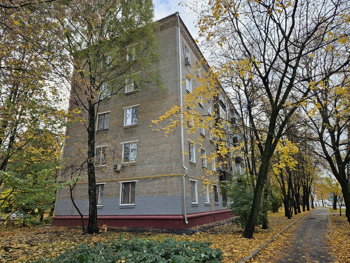 Продажа имущества, находящегося в собственности города Москвы: жилое помещение по адресу: г. Москва, ул. Лётчика Бабушкина, д. 4, кв. 34, ком. 2, площадью 18,8 кв. м. (Этаж № 2), кадастровый номер: 77:02:0010017:4065