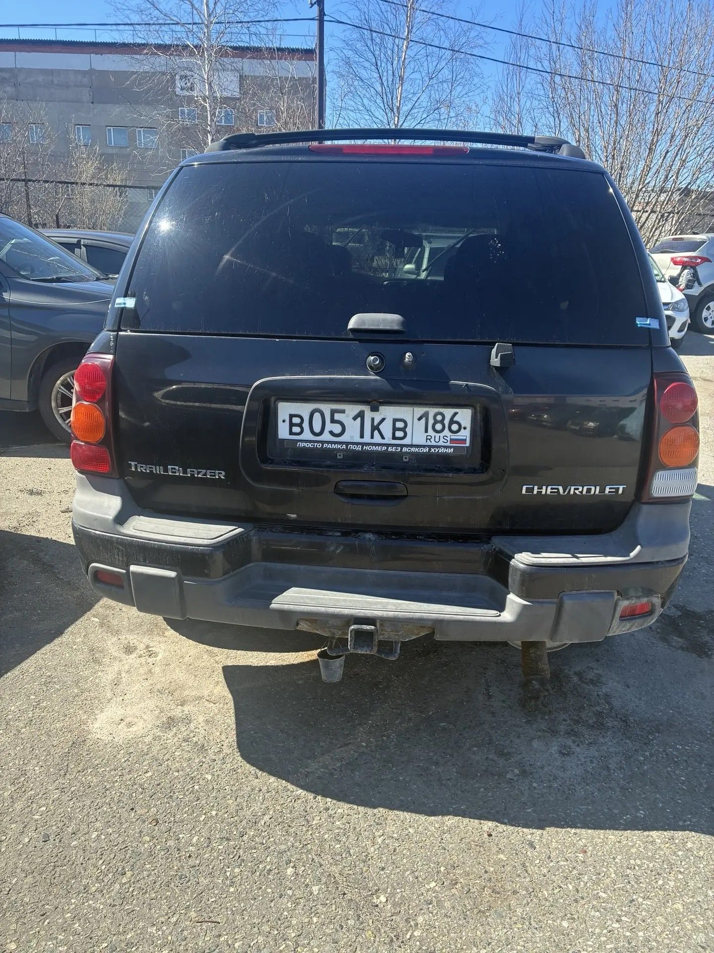 Автомобиль марки "CHEVROLET GMT 360 (TRAILB)" VIN-XWFDT13S190000066., 2008 г.в., темно-серого цвета, г/р/з В051КВ186 ТС обременено ЗАЛОГОМ, который остается на имуществе, согласно ГК РФ (покупатель оплачивает залог самостоятельно). ТС имеет ограничения ФССП на регистрационные действия (ключи и документы отсутствуют, техническое состояние не проверялось, пробег не известен). Имущество продается в том виде, в каком оно есть, в случае продажи возврату/обмену не подлежит.