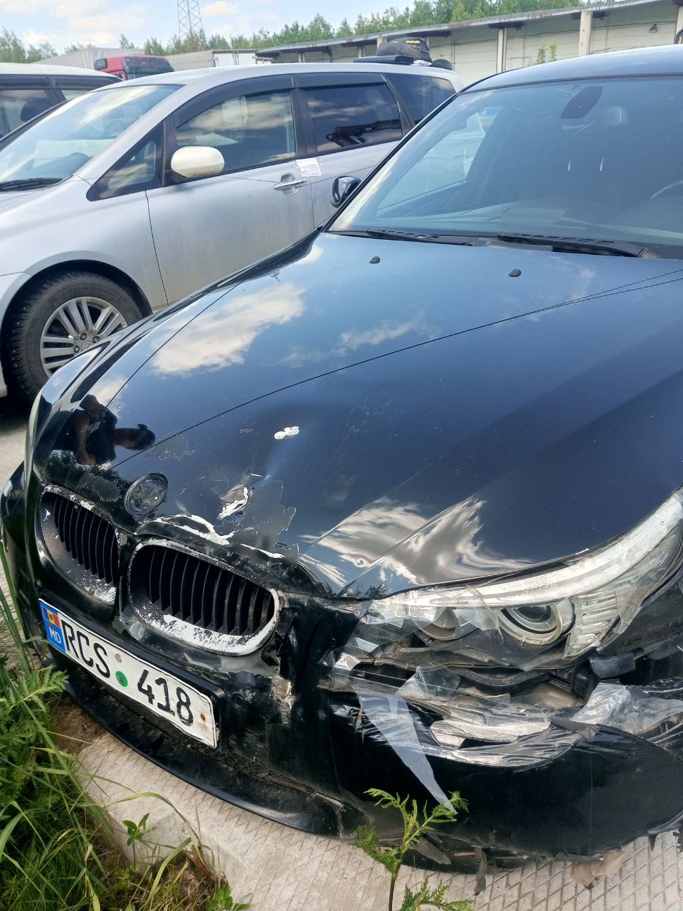 Автомобиль BMW 520D, год выпуска не установлен.