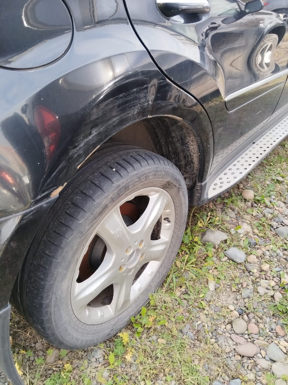 (повторные торги) Легковой универсал Mercedes Benz ML350, 2007 г.в., г/н Н169НА124, VIN WDC1641861A223008, № кузова WDC1641861A223008, цвет черный. Идентификационные номера не сверялись, рабочее состояние не проверялось, автомобиль закрыт, ключи и документы отсутствуют. Должник Леоск В.В. Обременения: Арест, запреты на рег. действия. Начальная цена продажи 901000,00 руб. Задаток 136000,00 руб. (пор. 1003)