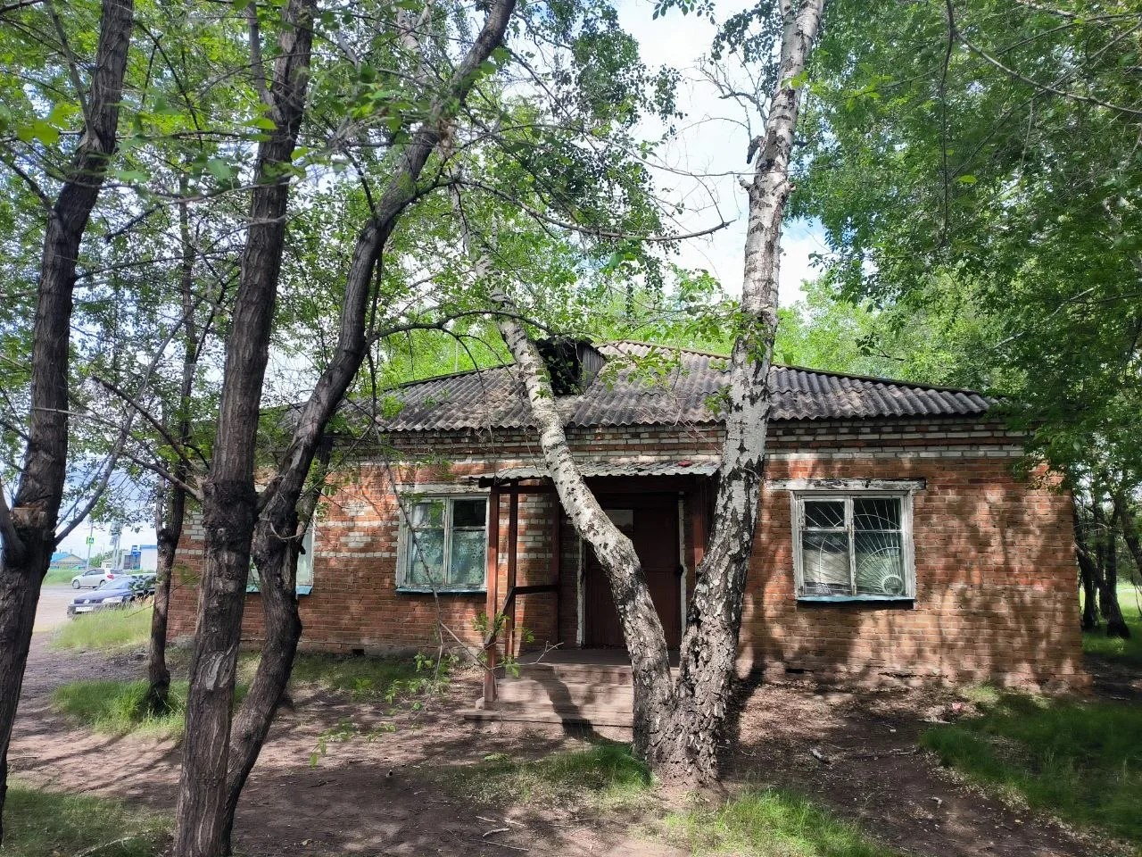 Здание профилактория по адресу: Курганская область,  Притобольный район,  с. Боровлянка,  ул. Спортивная, д. 14