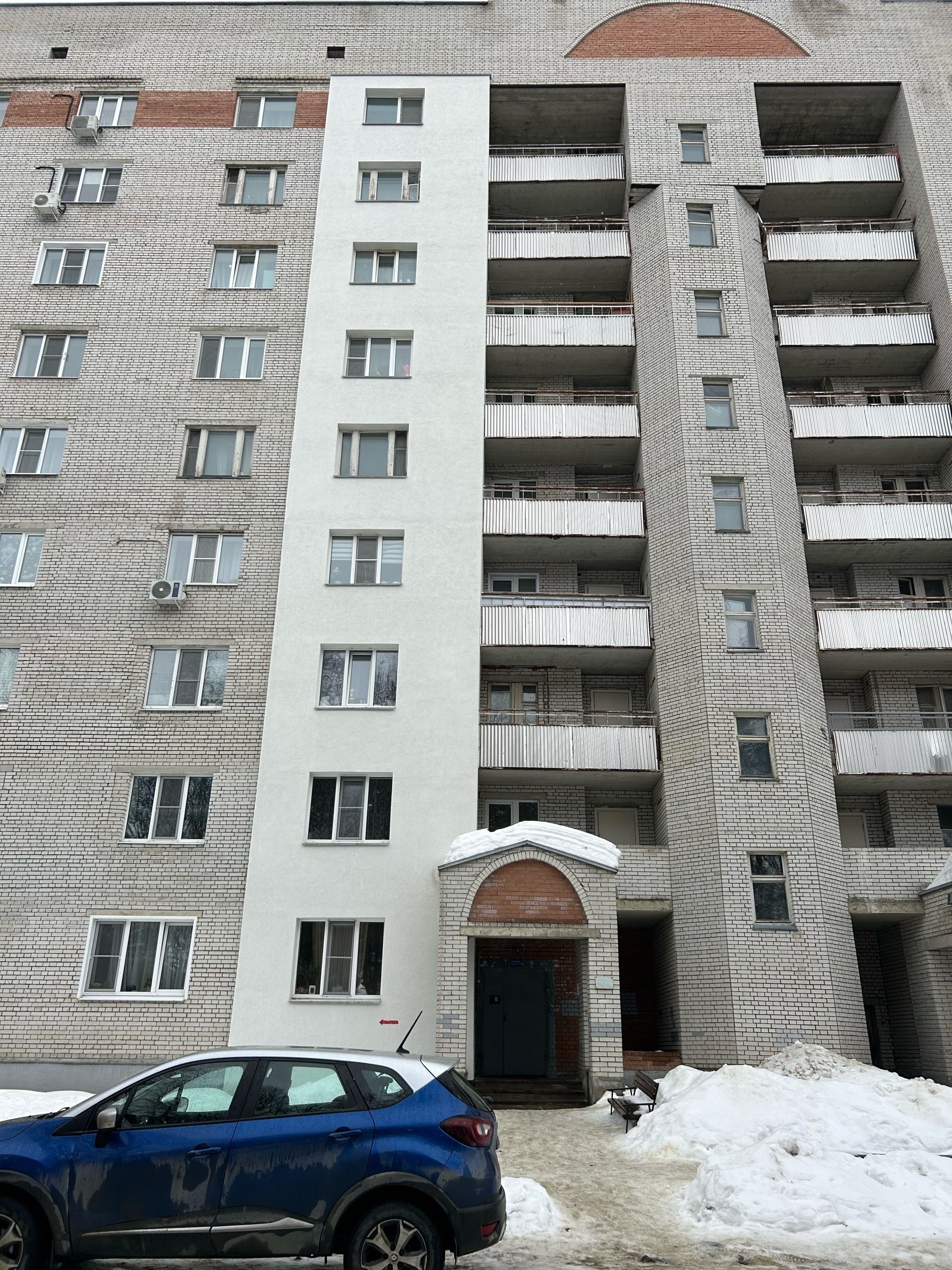 Доля 1/2 в квартире, состоящей из двух жилых комнат