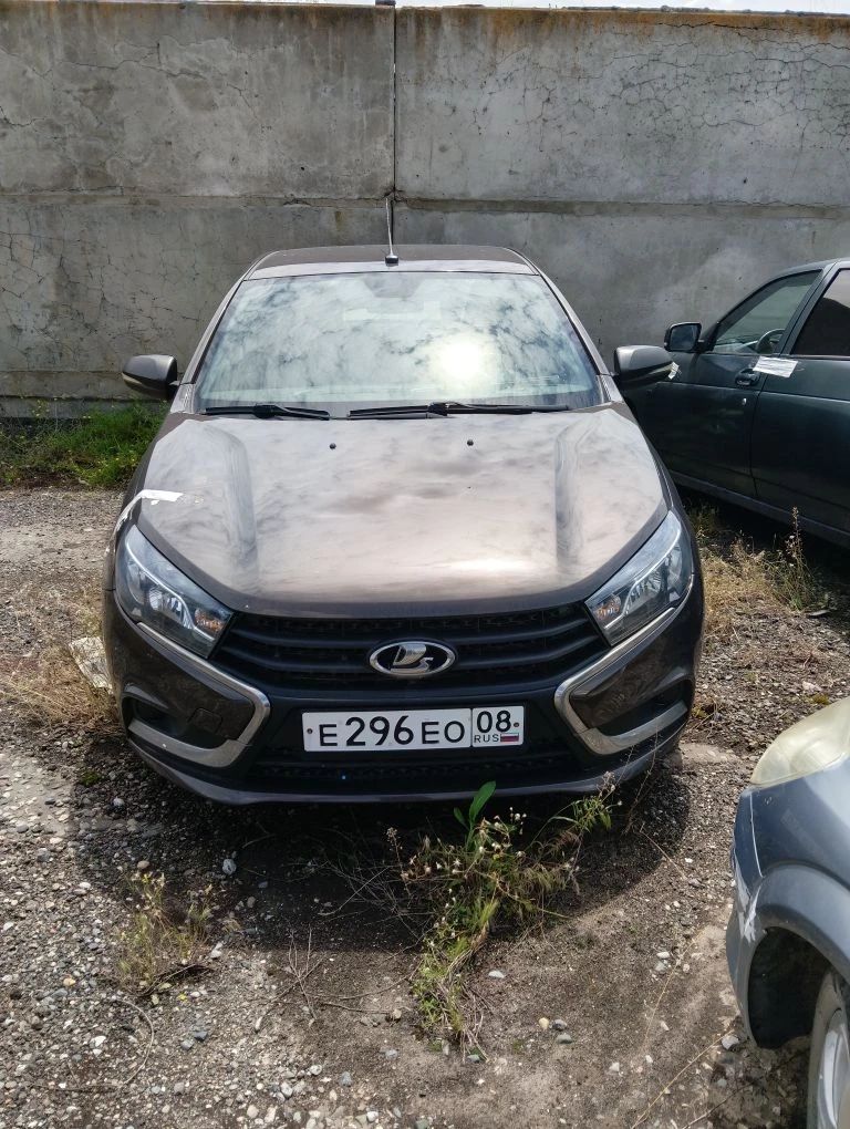 Автомобиль Lada Vesta GFL 110 (легковой седан), 2019 года выпуска, идентификационный номер (VIN) XTAGFL110KY299950, государственный номер Е296ЕО08, номер кузова (прицепа) XTAGFL110KY299950, номер двигателя 4068754, рабочий объем двигателя - 1596 куб. см, мощность двигателя – 78 кВт/106,1 л.с, место хранения (согласно акту о наложении ареста): Республика Калмыкия, г. Элиста, ул. Ленина, д. 220.