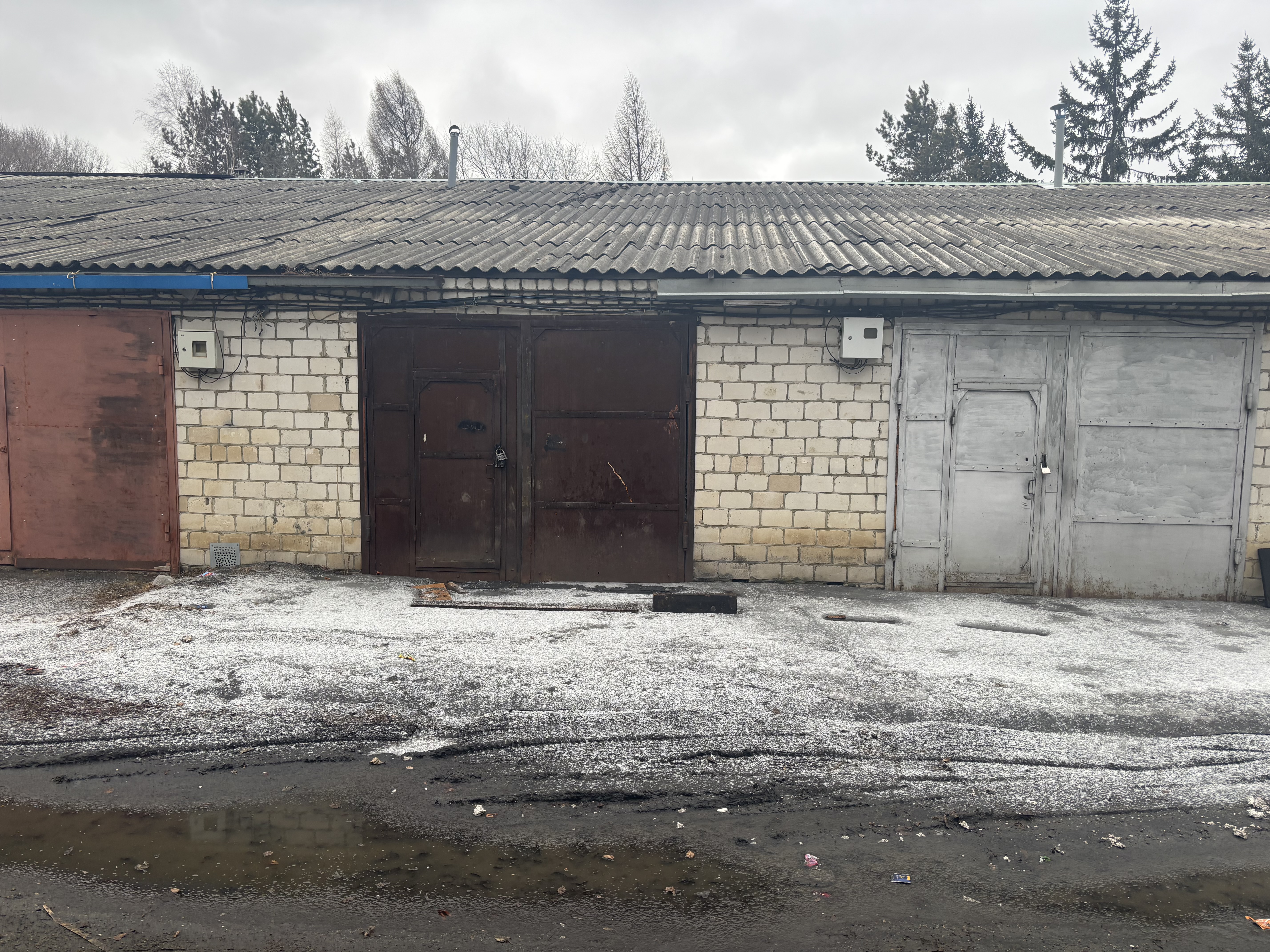 Нежилое здание (гараж), общей площадью – 28,7 кв. м, расположенное по адресу: Амурская область, Бурейский район, пгт. Новобурейский, ул.Горького, район дома № 10. Кадастровый номер 28:11:010746:958