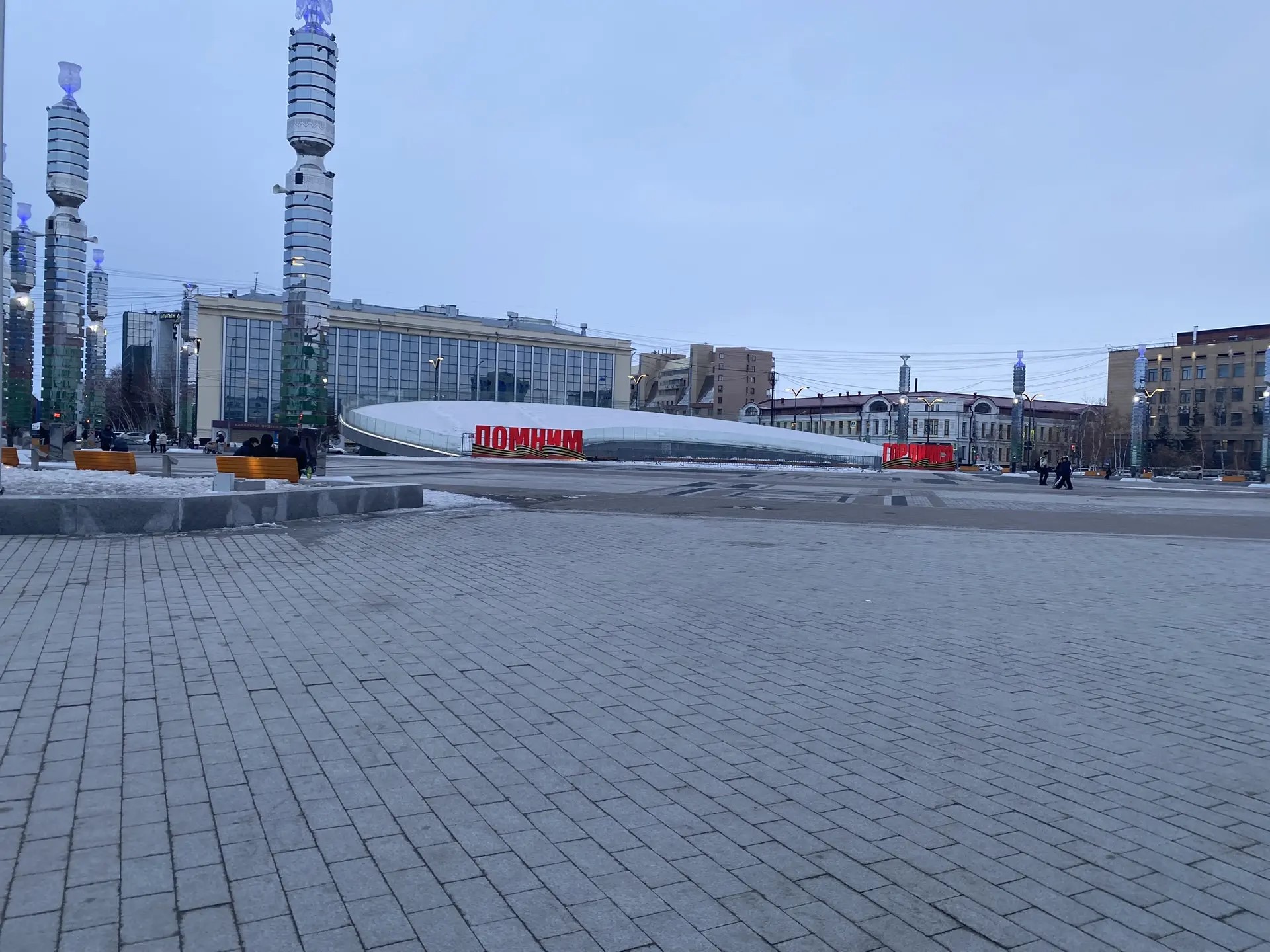 На право заключения договора аренды государственного имущества Республики Саха (Якутия) – части сооружения культуры и отдыха, расположенное по адресу: Республика Саха (Якутия), город Якутск, площадь Республики, для размещения мини автолавки (стационарной установки) реализации мороженного.
