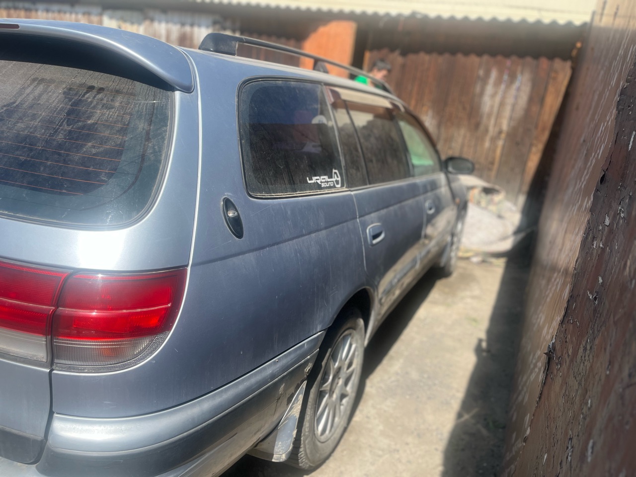 Транспортное средство марки «Toyota Caldina» 1996 г.в., с государственным регистрационным номером Р936ВК17. (после ДТП передняя часть повреждена)