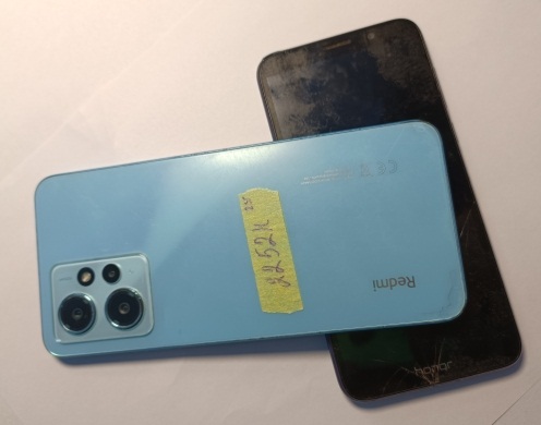 Сотовый телефон Honor, сотовый телефон Redmi Note, рабочее состояние не проверялось, зарядка отсутствует, имущество находится в г. Красноярск (2252/25, 1538/24)