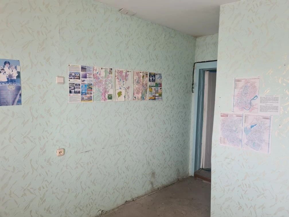 Нежилое помещение общей площадью 11,1 кв.м., расположенное, по адресу: г. Старый Оскол, микрорайон Буденного, д. 4.