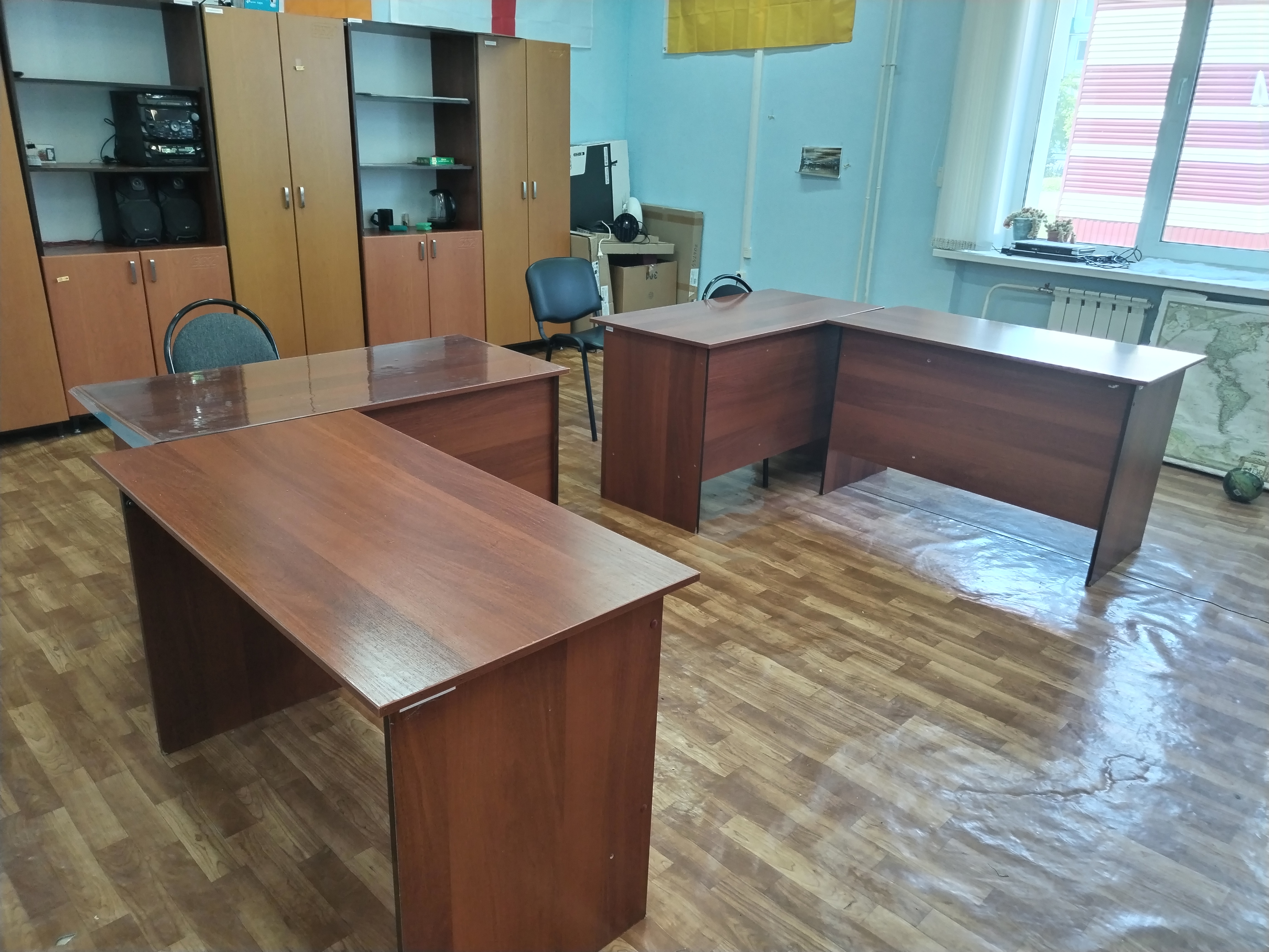Нежилое офисное помещение площадью: 37,2 кв. м., номер помещения – 6, расположенное на 1 этаже здания МАУ «Бизнес-инкубатор БМР», входит в состав объекта муниципальной собственности Балаковского муниципального района Саратовской области – административного здания, общей площадью 2 213,7 кв. м кадастровый номер 64:40:020405:173.