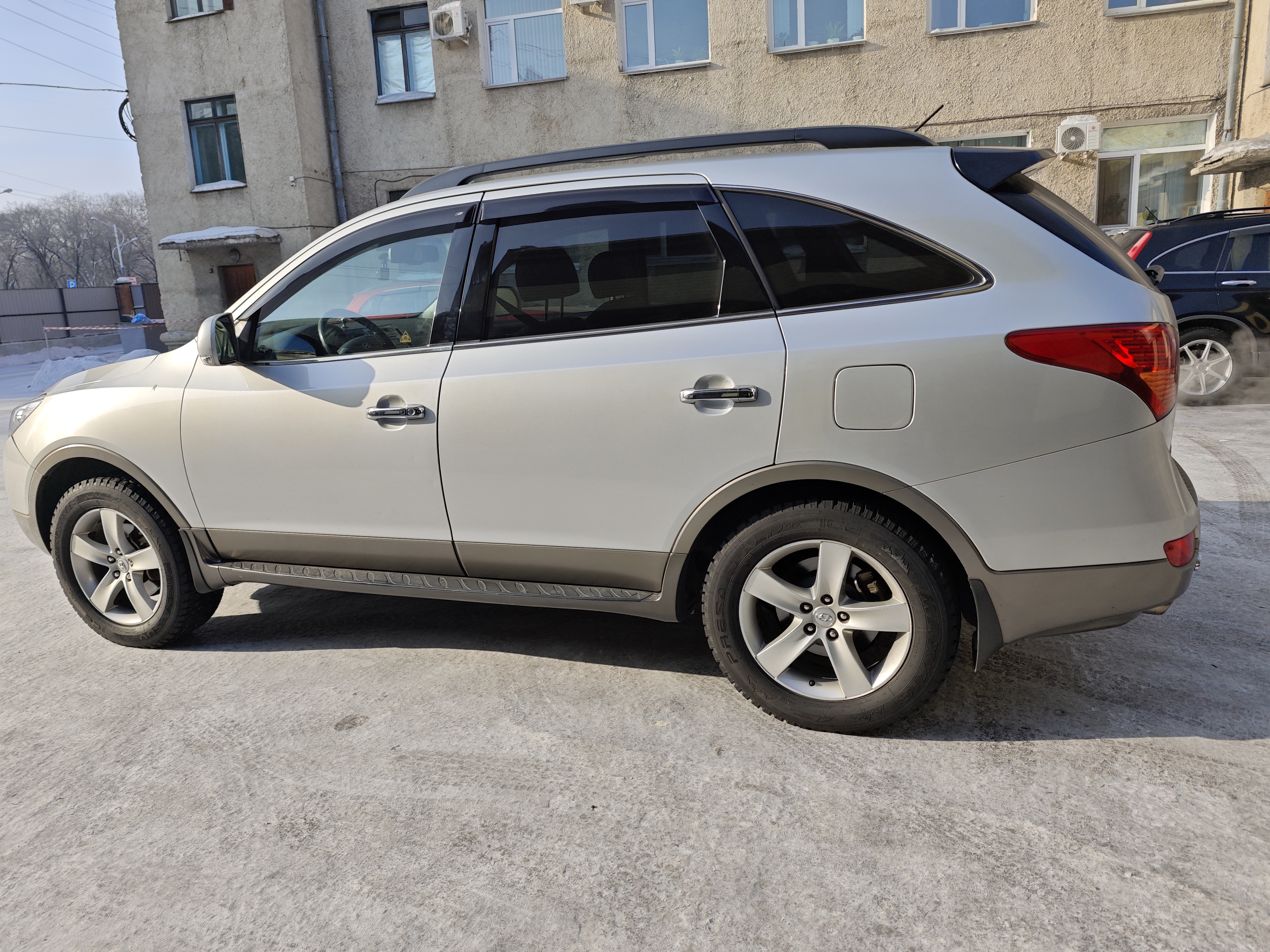 Автомобиль HYUNDAI IX55 3.8 АТ, идентификационный номер (VIN) KMHNU81CP9U104808, государственный регистрационный знак B696HT28, год изготовления 2009, модель, номер двигателя: G6DA9A371146, номер кузова (кабины, прицепа): KMHNU81CP9U104808, шасси (рама) № отсутствует; цвет кузова: серебристый. Адрес (местоположение) – Амурская область, город Белогорск.