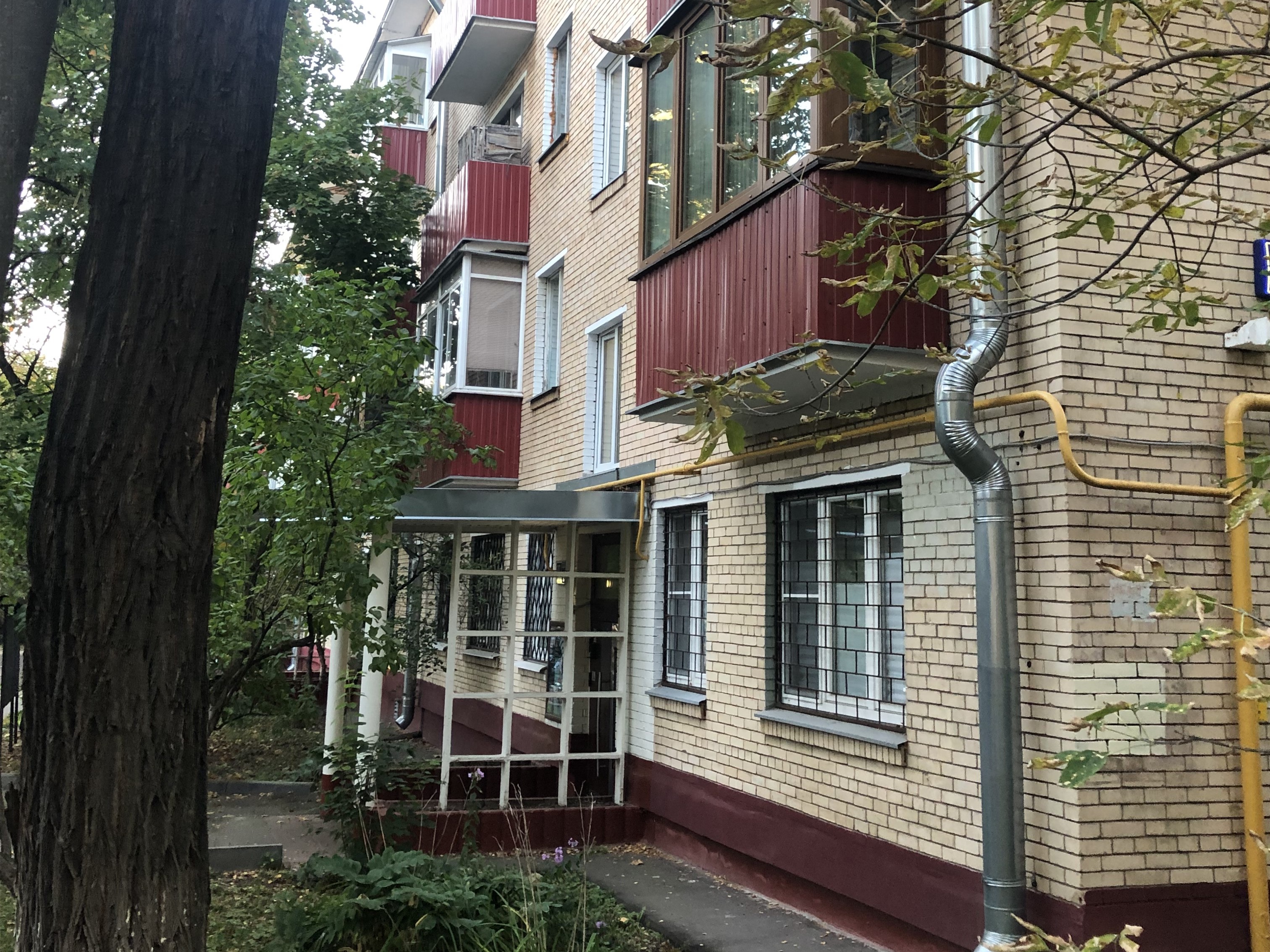 Продажа имущества, находящегося в собственности города Москвы, жилое помещение по адресу: г. Москва, просп. 60-летия Октября, д. 27, корп. 1, кв. 61, общей площадью 38,5 кв. м (этаж № 4), кадастровый номер: 77:06:0002010:1874