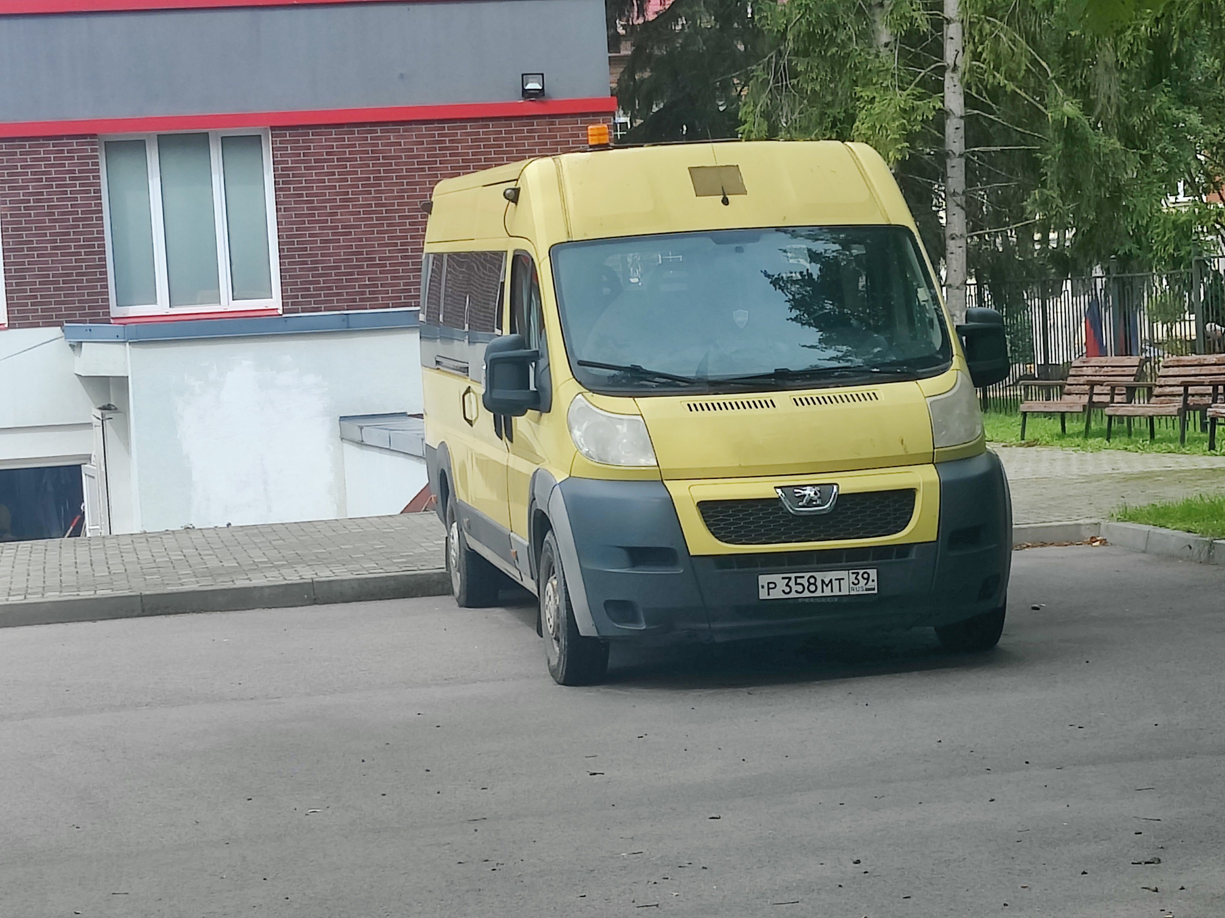 Транспортное средство для перевозки детей Peugeot Boxer 222335, 2013 года выпуска (VIN) XB9222335D0FD1471