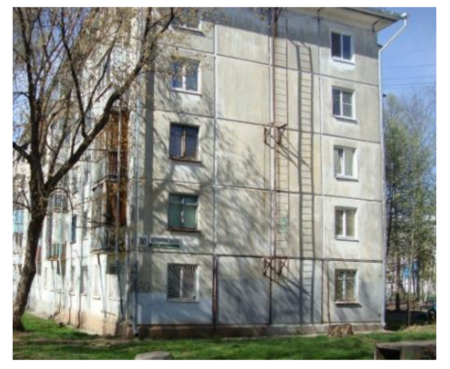 Доля в праве общей долевой собственности (1/3 доли) на двухкомнатную квартиру площадью 45,1 кв. м, назначение – жилое, этаж 3, кадастровый номер 18:26:020032:2278, местонахождение: Удмуртская Республика, г. Ижевск, ул. Воткинское шоссе, д. 80, кв. 11