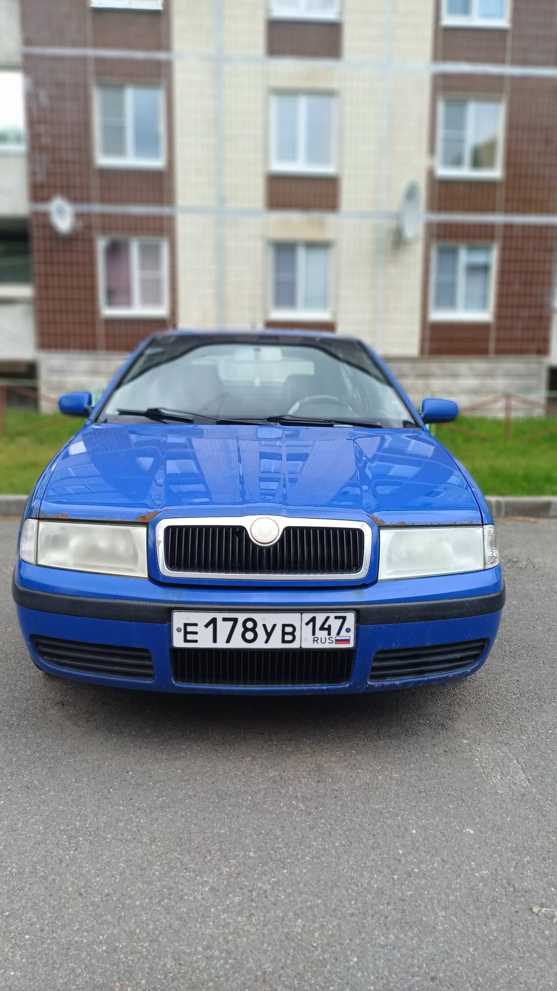 автомобиль SKODA OKTAVIA
