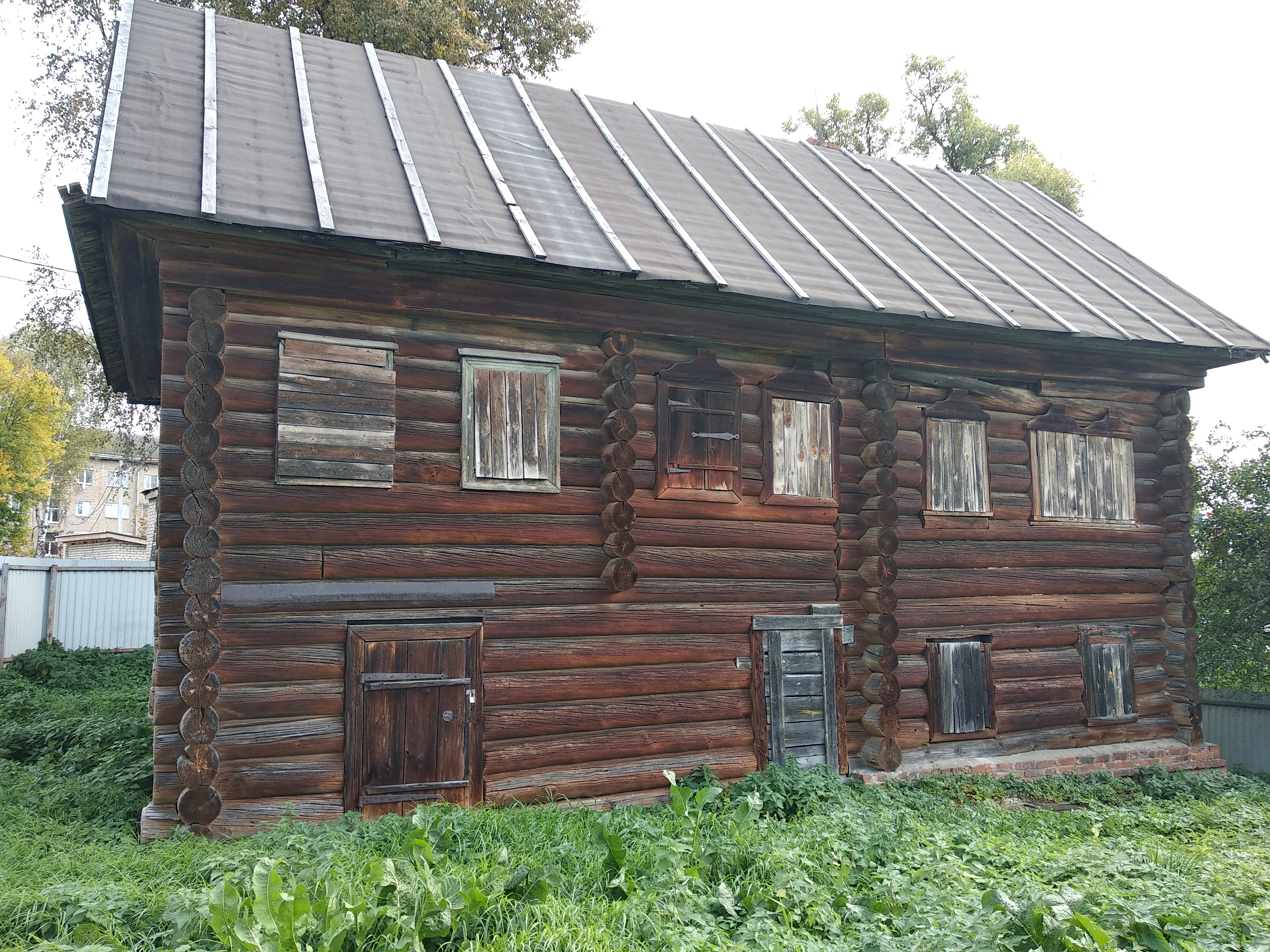 Продажа находящегося в федеральной собственности объекта недвижимого имущества площадью 106 кв. метров (кадастровый номер 76:22:010101:3265), являющегося объектом культурного наследия федерального значения, находящимся в неудовлетворительном состоянии, с одновременным предоставлением в аренду земельного участка площадью 525 кв. метров (кадастровый номер 76:22:010114:34), по адресу: Ярославская область, г. Углич, ул. Ольги Берггольц, д. 4.