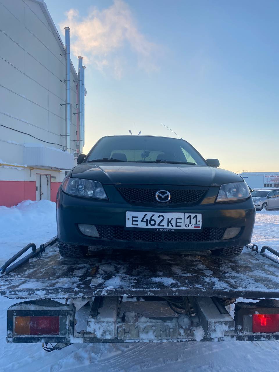 Лот № 9. Автомобиль «MAZDA PROTEGE DX», VIN: JM1BJ225521615344, г.р.з. Е462КЕ11, 2002 г.в., зеленого цвета, ключ, техническое состояние - не на ходу (1-008551-1)