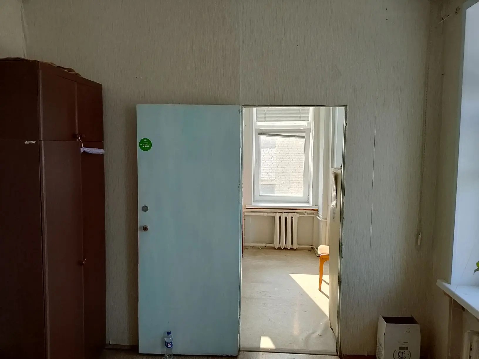 Нежилое помещение №14 площадью 15,8 кв.м., нежилое помещение №21 площадью 9,7 кв. м, по плану строения второго этажа, входящее в состав объекта недвижимого имущества: помещение, наименование: помещение: нежилое помещение, назначение: нежилое, общая площадь 1613,8 кв.м., количество этажей: Этаж № подвал, 1,2,3,4, кадастровый номер 57:25:0010517:301, адрес объекта: Российская Федерация, Орловская область, г. Орёл, ул. Брестская, д.6, пом.2