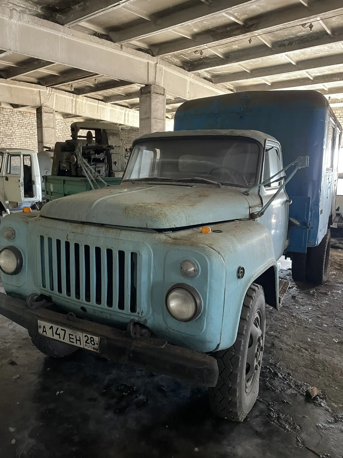 Грузовой фургон ГАЗ-5204