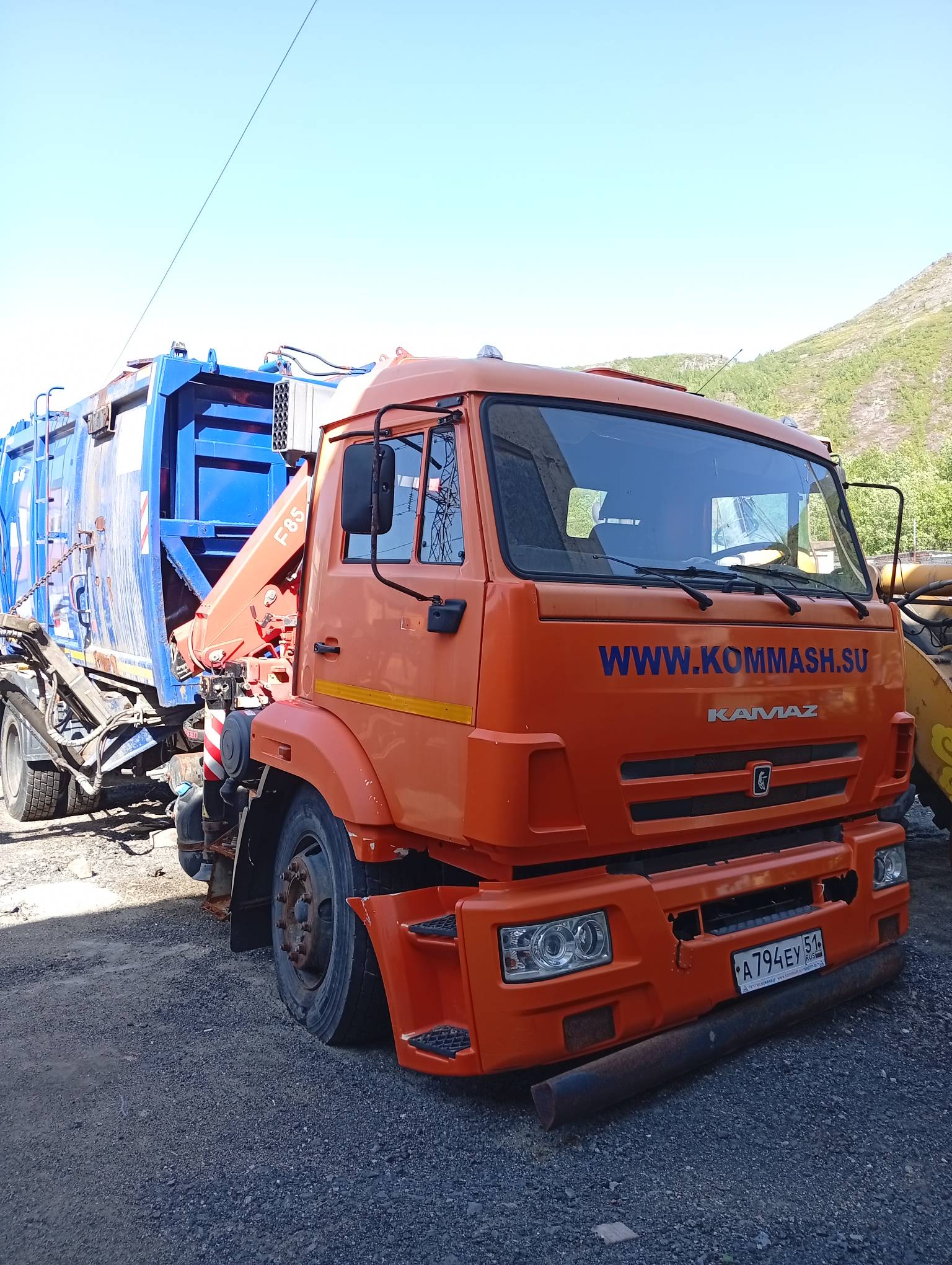 Мусоровоз с КМУ 7857КА-0 на шасси КАМАЗ 43253-R4, VIN Х897857КАH0FC0022, год выпуска 2017
