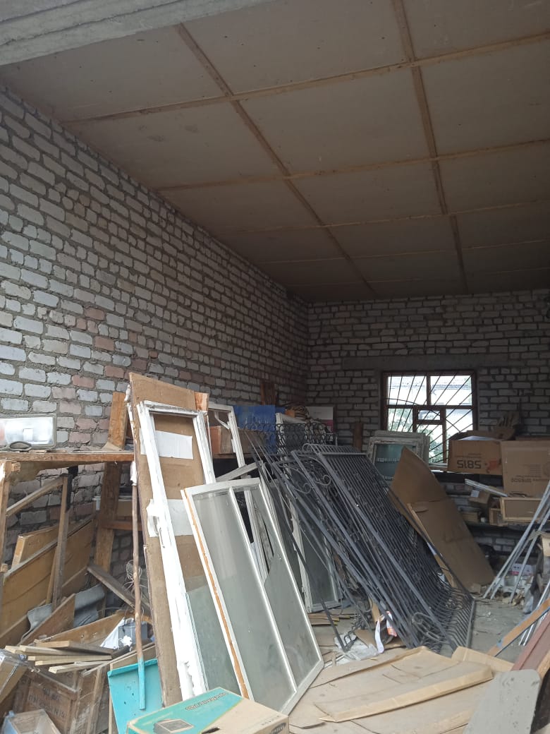 Объект аренды, площадь 161,8 кв. м, номера на поэтажном плане: этаж 1, пом. 1 - 6, адрес (местонахождение) объекта: Брянская область, р-н Злынковский, г Злынка, ул Площадь Свободы, д 29