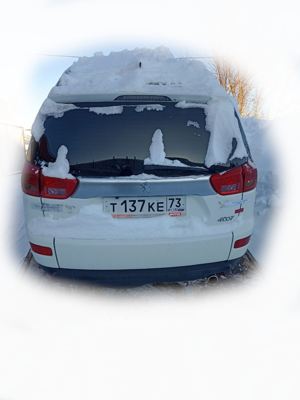 Автомобиль марки ПЕЖО 4007 (137)
