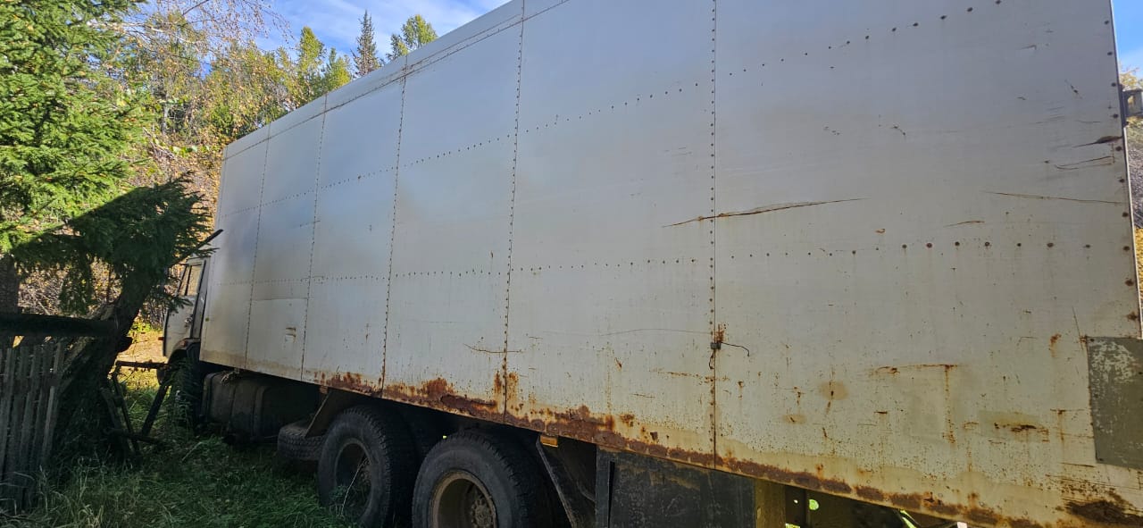 Грузовой фургон 672520, 2006 г.в., г/н Х842РР124, VIN X4P67252060000024, № кузова 1963791, цвет светлая дымка. Идентификационные номера не сверялись, рабочее состояние не проверялось, ключи и документы отсутствуют, автомобиль закрыт. Должник Гаврилычева К.В. Обременения: Залог, запреты на рег. действия. Начальная цена 1091000,00 руб. Задаток 164000,00 руб. (пор. 2096)