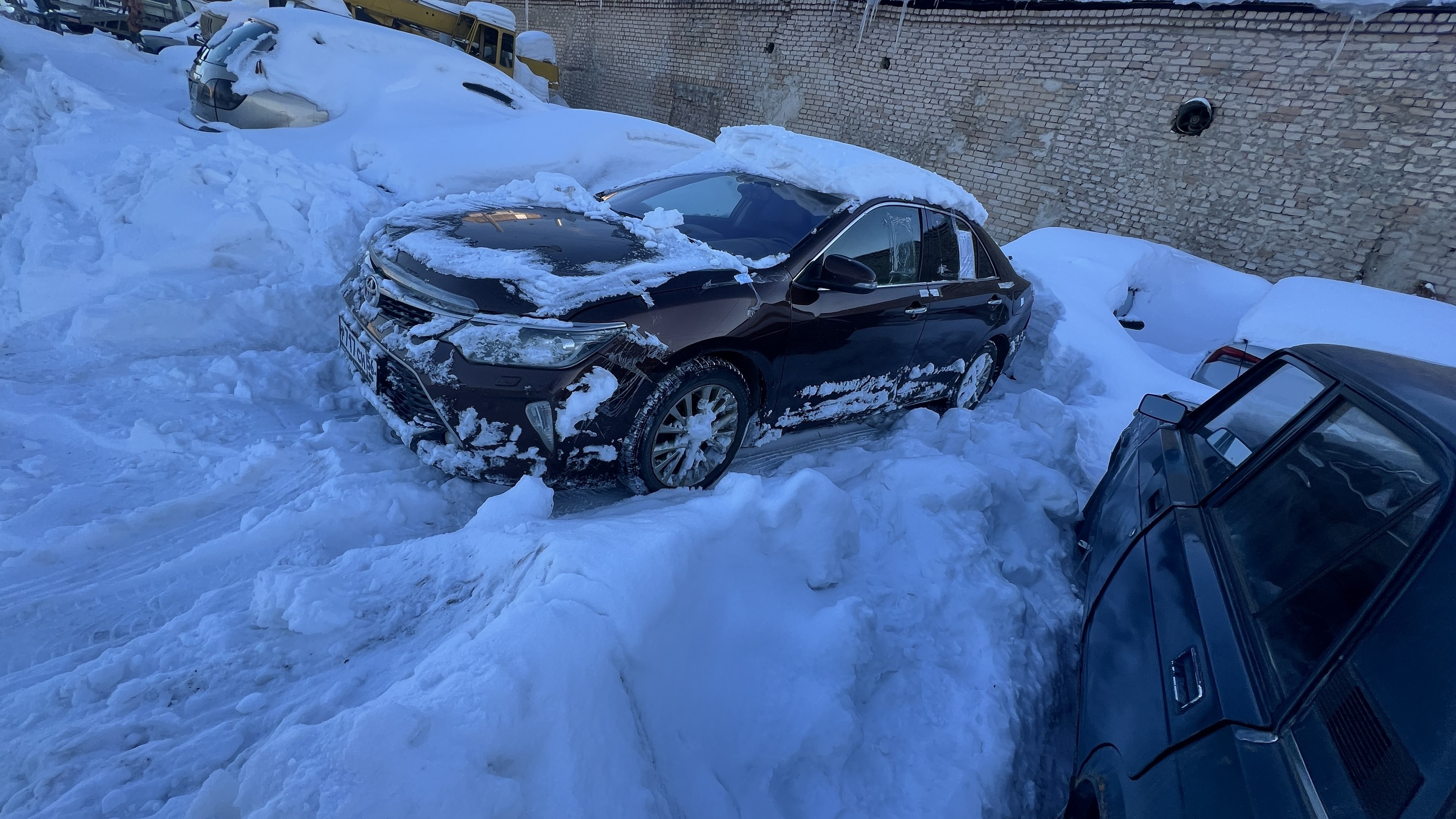 Автомобиль марки Тойота Камри, 2017 г/в, г/н Р 717 СН 56, VIN XW7BFK10S168234 ЗАЛОГ.