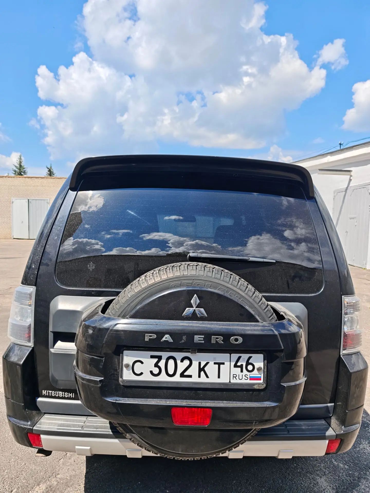 Легковой автомобиль MITSUBISHI PAJERO 3.0 LWB