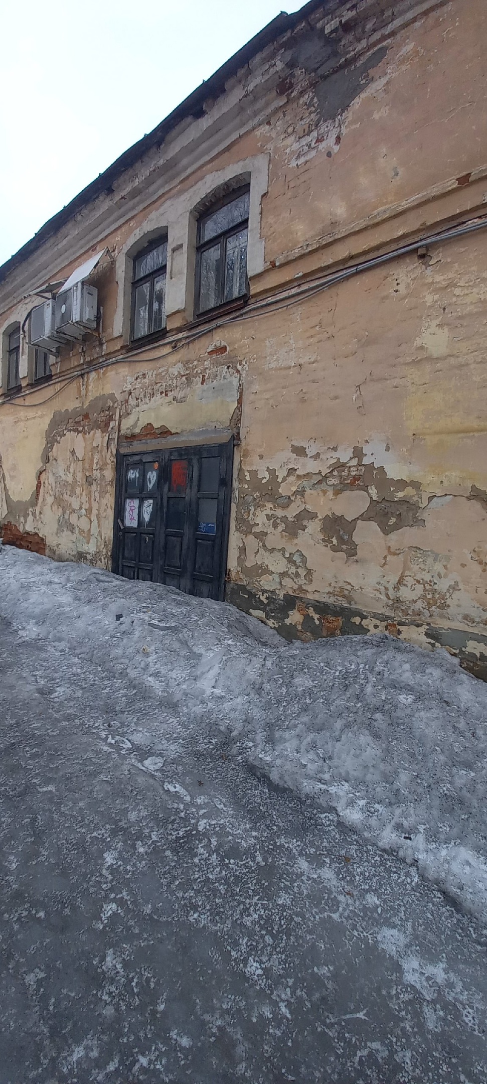 Нежилое помещение в здании по адресу: Кировская область, г. Слободской, ул. Советская, д.66