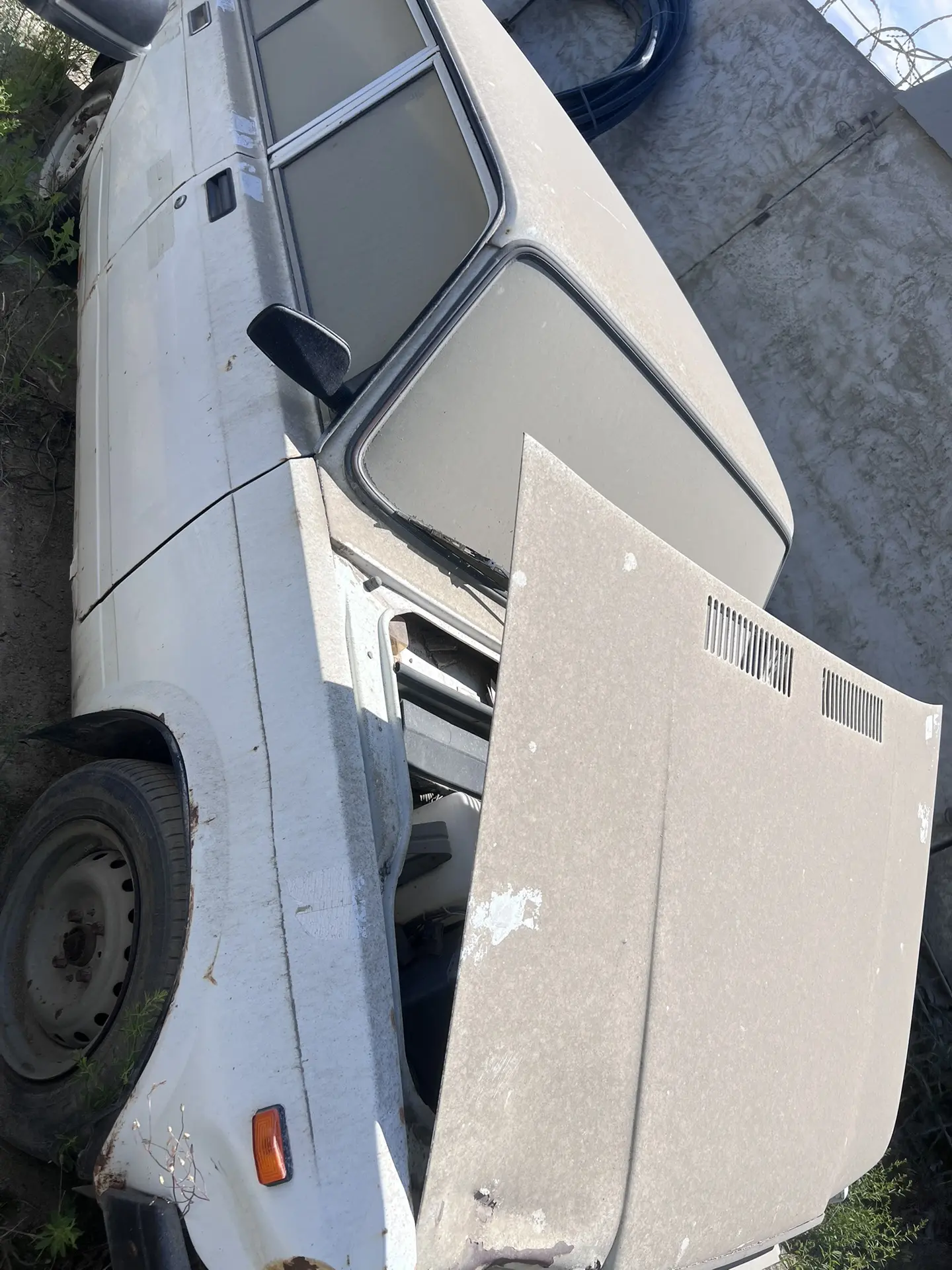 А/м ВАЗ 21074, г/н Р932ВТ30, 2006 г/в, VIN XTA21074062381902, белого цвета. 1 шт