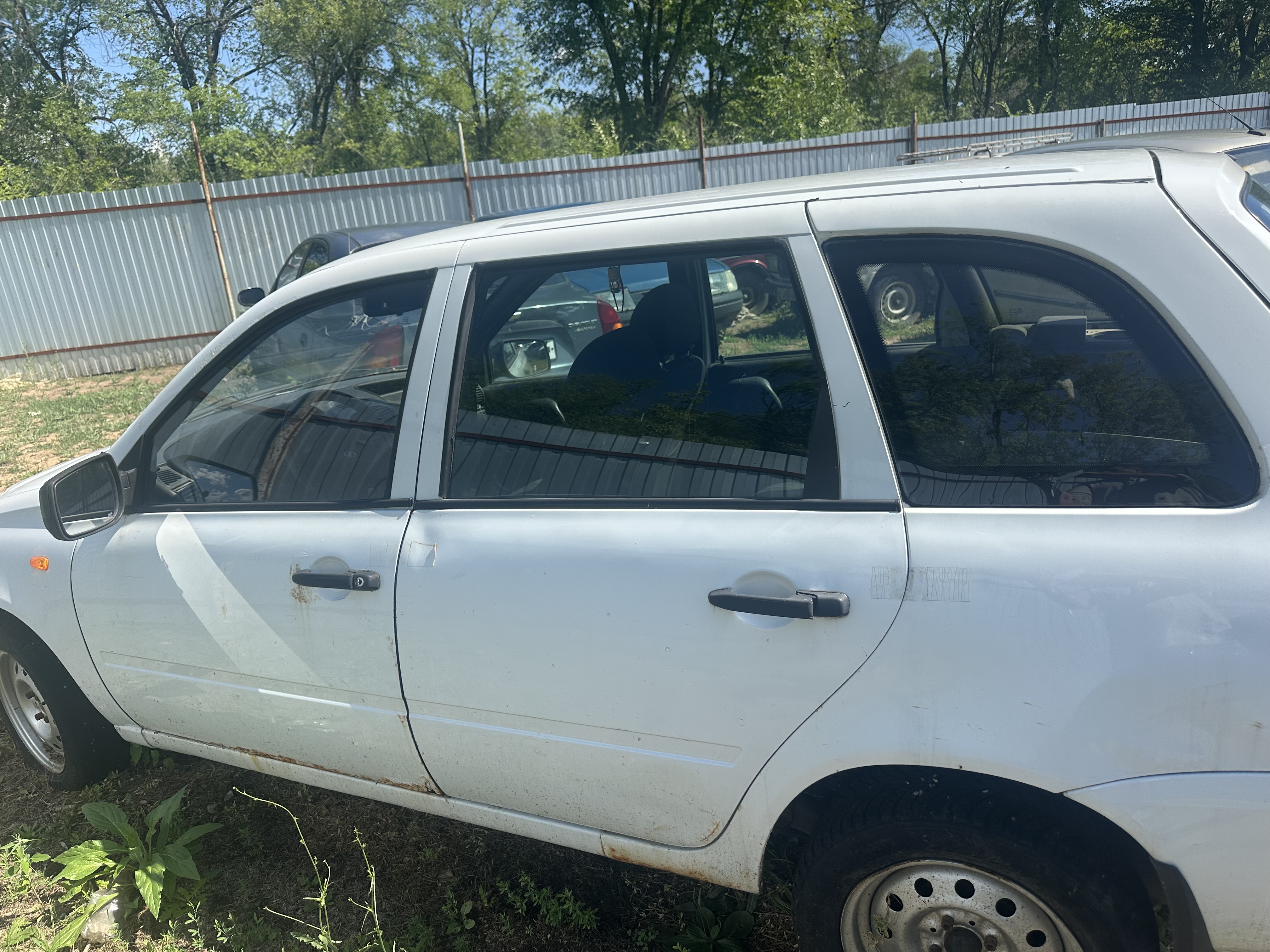 Лот №8 – Легковой автомобиль LADA 111730 LADA KALINA, 2011 г.в., (64-010682)