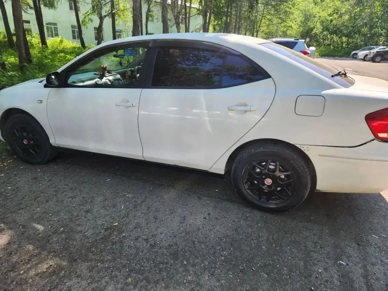 Автомобиль Toyota Allion, 2005 года выпуска, цвет - белый, государственный номер А012СЕ41, номер кузова ZZT2450029164, модель двигателя 1ZZ, номер двигателя 2260248, мощность двигателя - 125 л.с, объем двигателя - 1794 куб. см.