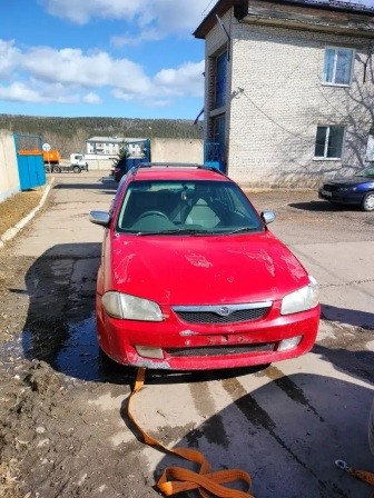 Автомобиль MAZDA FAMILIA, г/н М076МА124 (отсутствует), 1999 г.в., кузов № BJ5W122390, двигатель № 282143, цвет красный. Рабочее состояние, и комплектность автомобиля не проверялось. Находится в г. Зеленогорск, данное имущество обращено в доход государства (Документы отсутствуют). (227/26)