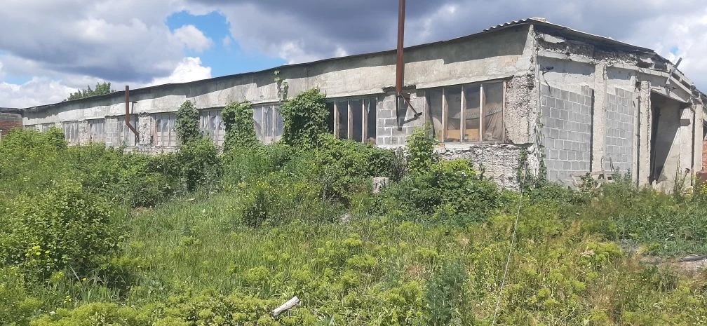 Нежилое здание (коровник)