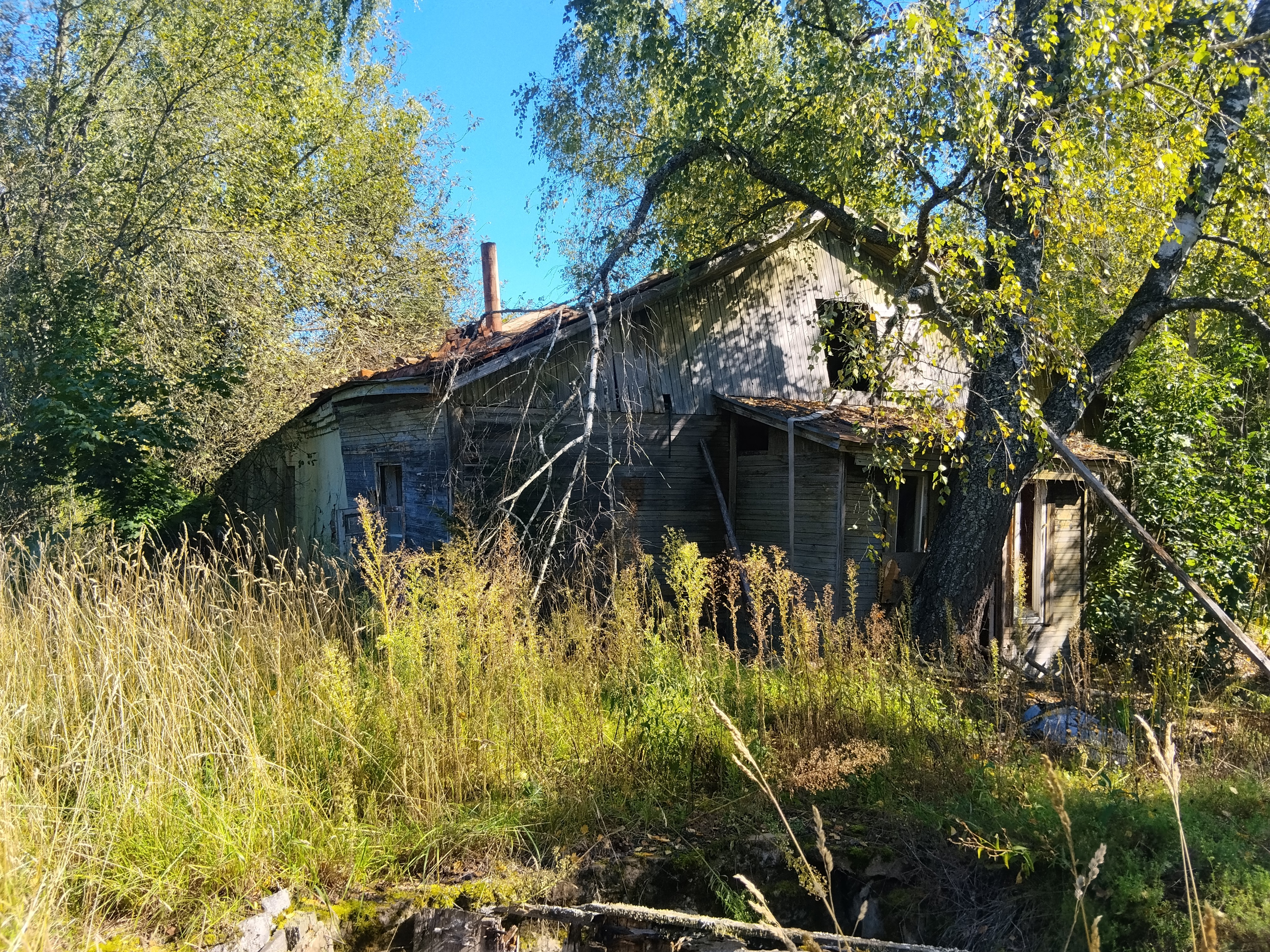 Продажа единым лотом имущества, находящегося в собственности города Москвы, в составе: нежилого здания площадью 120,2 кв.м, Кадастровый номер 50:04:0110407:225 и сооружения площадью 22,3 кв.м., кадастровый номер 50:04:0110407, расположенных по адресу: обл. Московская, м.о. Дмитровский, д. Саморядово.