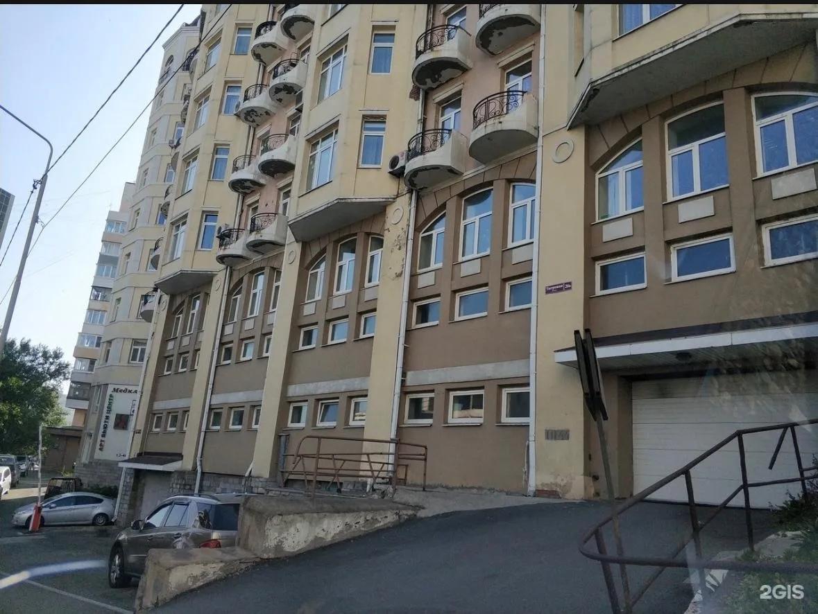 2/13 доли в праве общей долевой собственности на нежилое помещение в здании (лит. А1), эт. цокольный 1, пл. 434,2 кв.м., кад.№ 25:28:000000:24720, адрес: Приморский край, г. Владивосток, ул. Тигровая, д. 20а, соб-к Усольцев В.И. (имеются обременения: Определение Фрунзенского районного суда г. Владивостока от 03.10.2022)