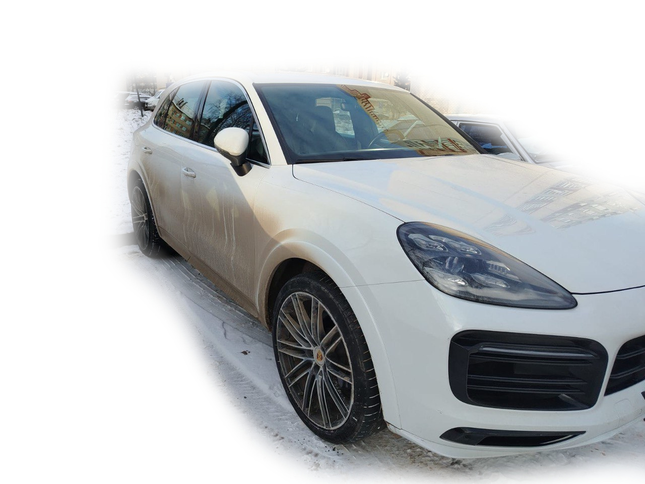 Автомобиль марки PORSCHE CAYENNE (013)