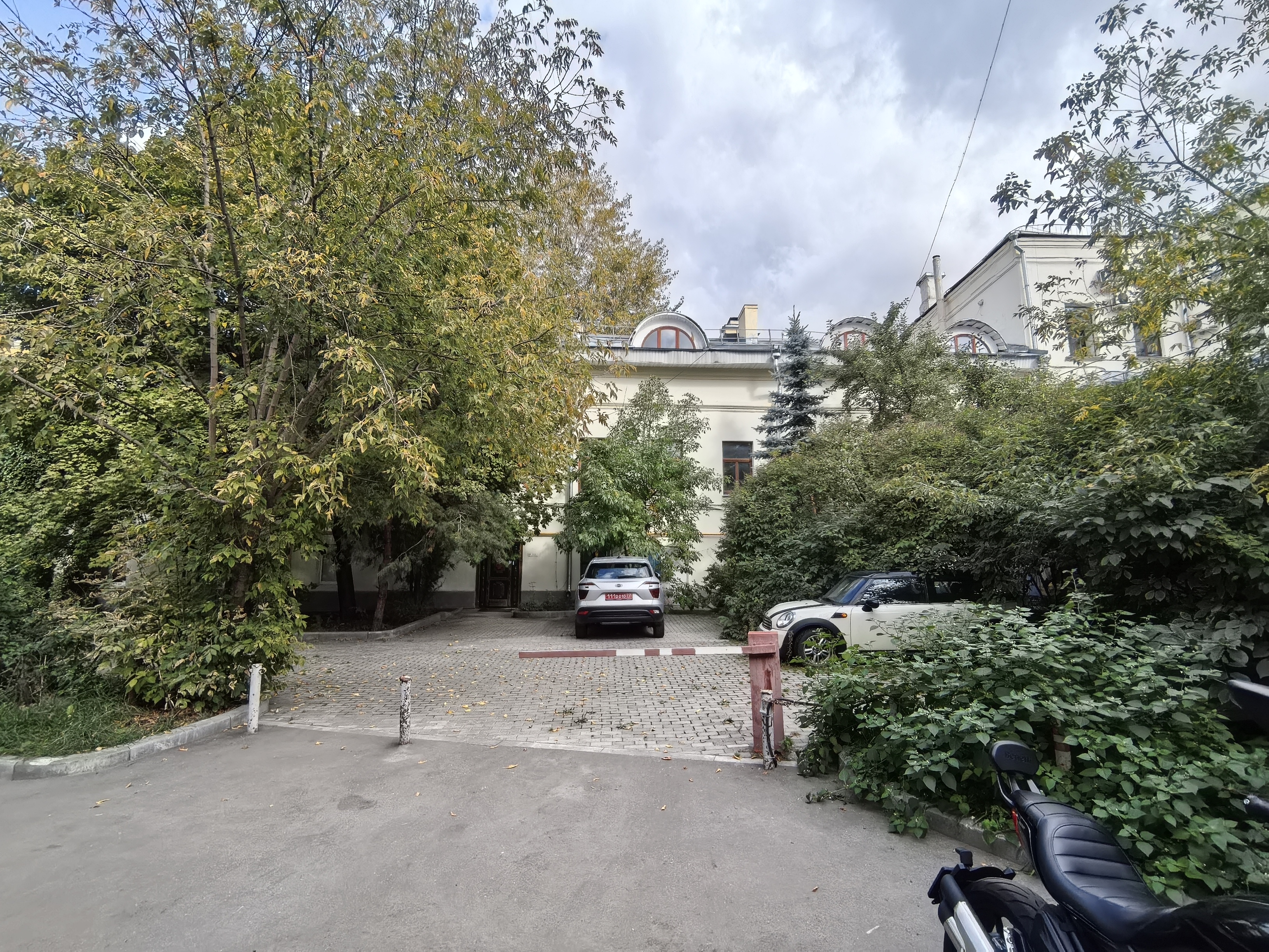 Продажа имущества, находящегося в собственности города Москвы: жилое помещение по адресу: г. Москва, ул. Покровка, д. 27, стр. 1, кв. 56, общей площадью 38,2 кв. м. (Этаж № 1), кадастровый номер: 77:01:0001030:1928