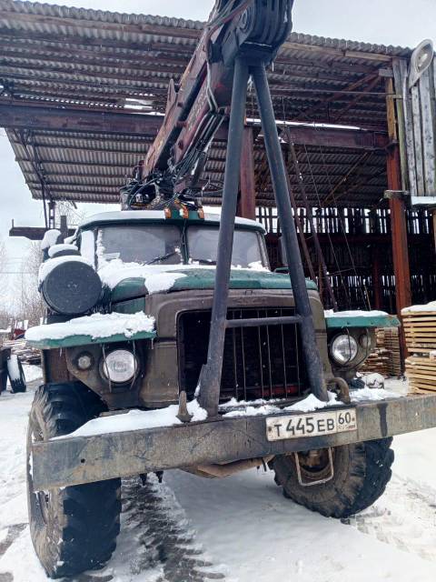 Лот № 1 (вторичные). Автомобиль Урал 375Д, 1976 года выпуска, государственный номер Т445ЕВ60, номер двигателя 23905. Местонахождение: Псковская обл., г. Великие Луки, ул. Дружбы, д. 19. Основание для реализации на торгах - постановление судебного пристава-исполнителя о передаче имущества на торги. Должник (собственник) – Сенченков Э.С.