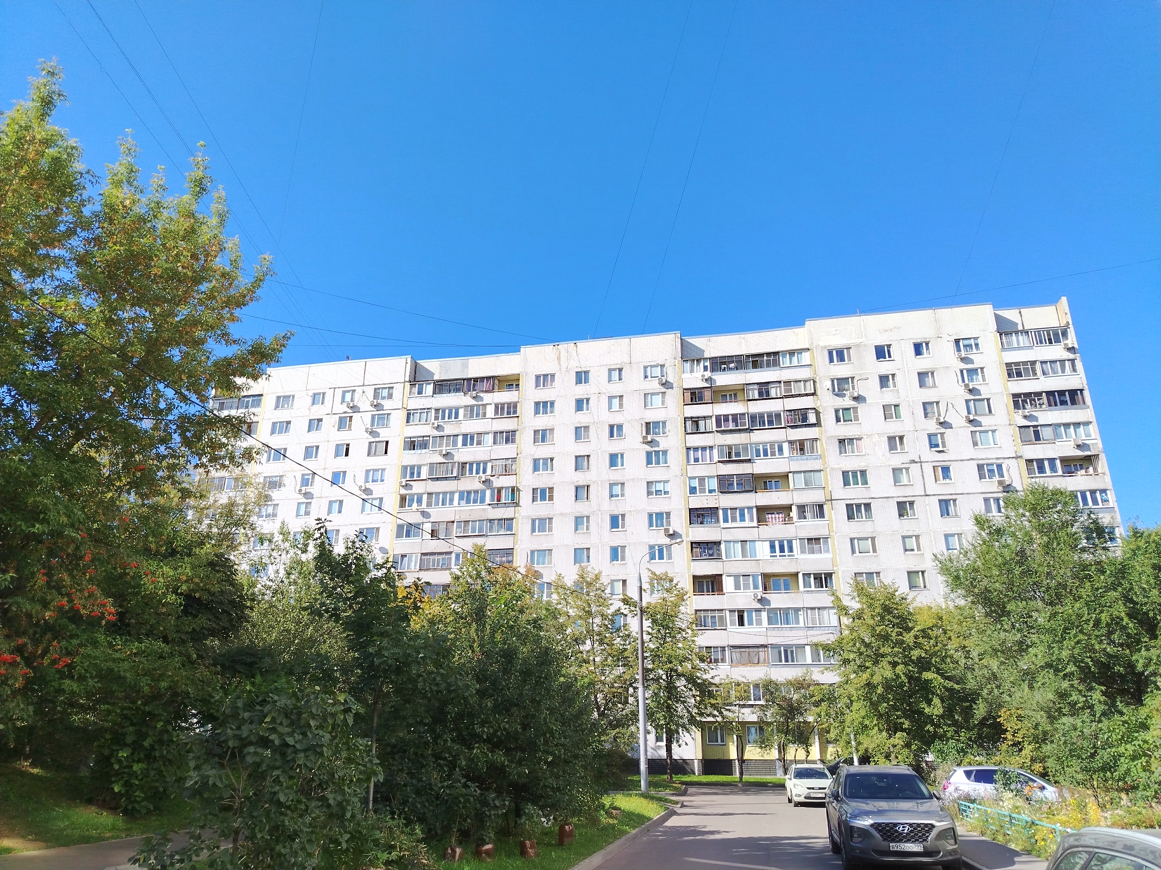 Продажа имущества, находящегося в собственности города Москвы, жилое помещение по адресу: г. Москва, ул. Главная, д. 27, кв. 97 общей площадью 52,7 кв. м (этаж № 1), кадастровый номер: 77:03:0008001:4517