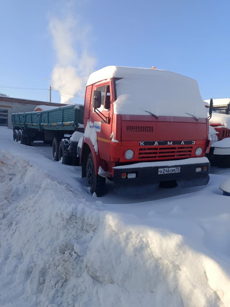 КАМАЗ 5410 грузовой тягач седельный, год изготовления 1984, VIN отсутствует, модель, № двигателя 740 232155, шасси (рама) 115767, кузов 533785, цвет красный, ПТС 72 РЕ 503809 от 13.08.2019.