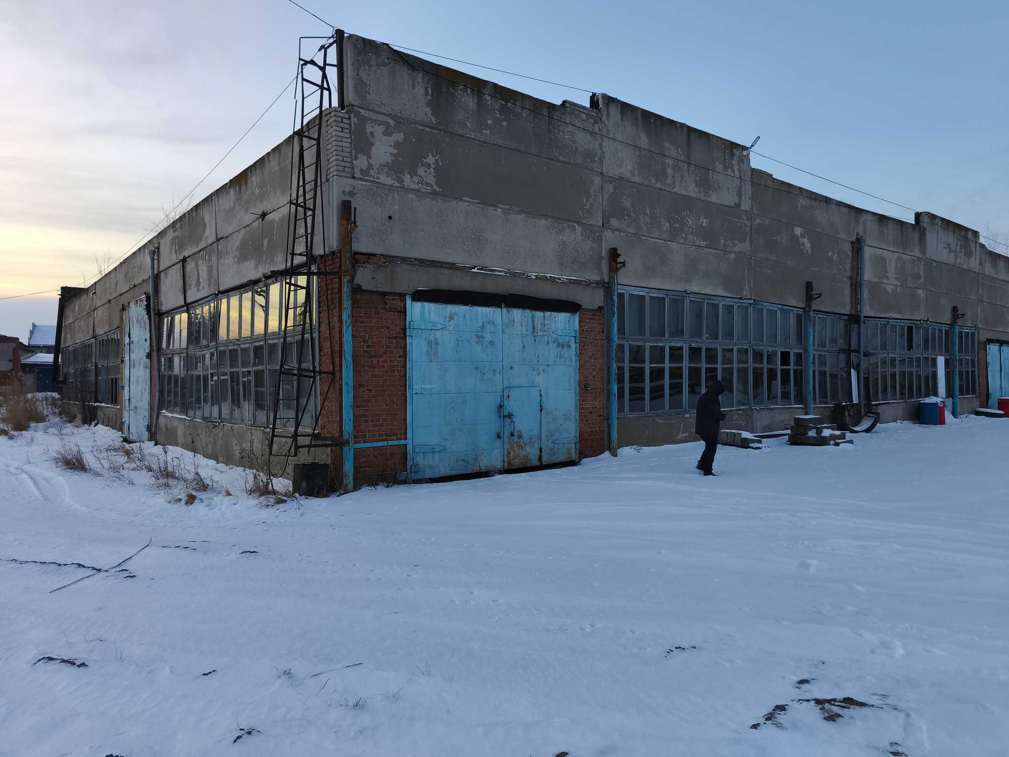 Аренда недвижимого имущества: Здание, наименование: Гараж на 50 автомобилей, назначение: нежилое, площадь: общая 2867,4 кв. м, инвентарный номер 6636781, литер: А, А1, этажность: 2, адрес: Омская область, г Омск, ул 10 лет Октября, д 211, кадастровый (или условный) номер: 55:36:000000:14203, РНФИ: П12560004234, инвентарный номер в бухгалтерском учете: 41011200045
